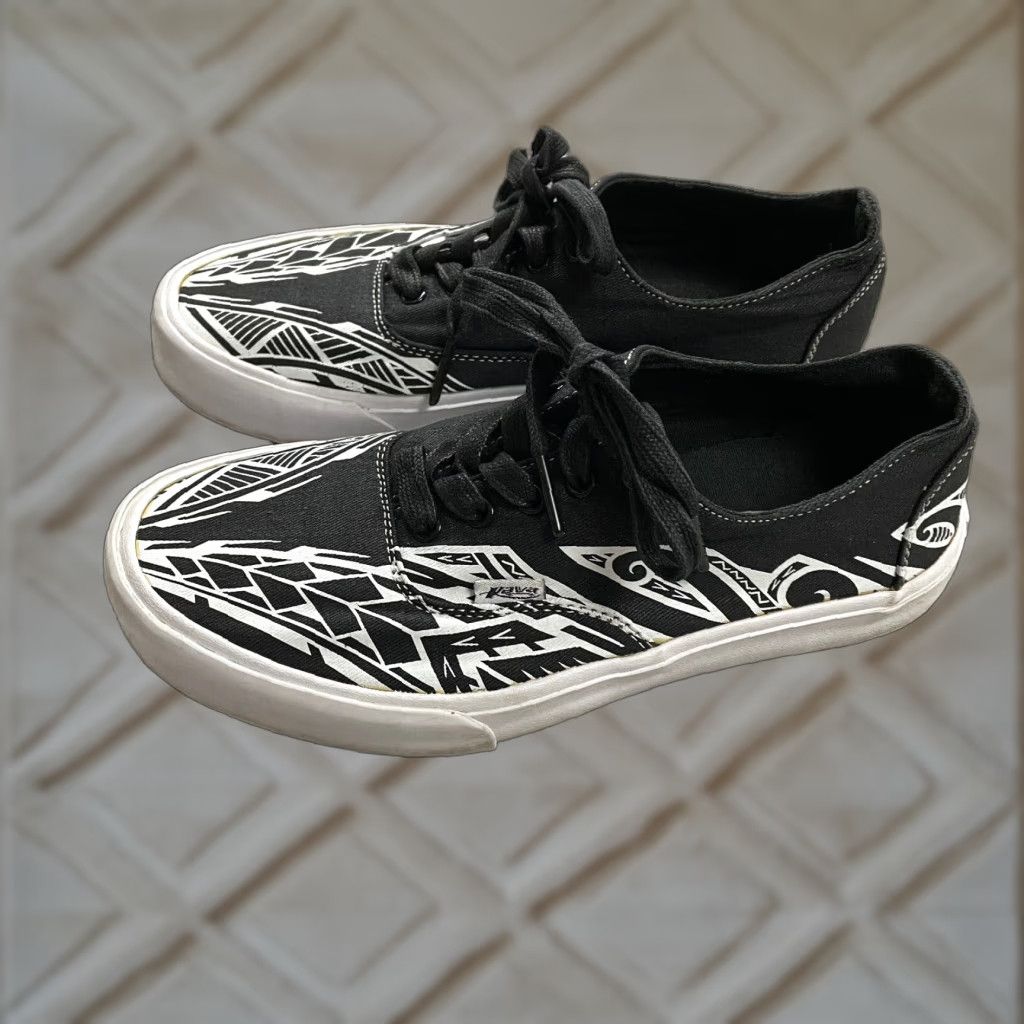 Vintage Kava Low Top Skate Shoes Sneakers Unisex Black Tribal Print Mens 6.5 / Womens 8 Basketball, Athletic, Casual Shoes Size M / US 6-8 / IT 42-44 - 1 Thumbnail