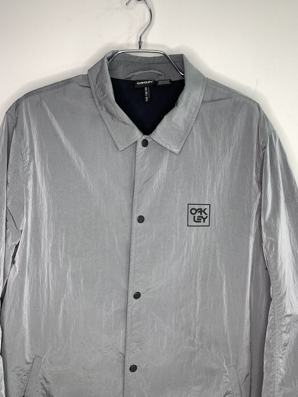 Oakley Rare Oakley Silver Nylon Coach Jacket L Size Size US L / EU 52-54 / 3 - 5 Thumbnail