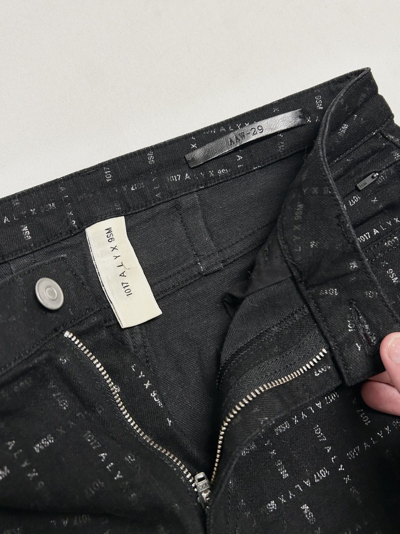 1017 ALYX 9SM 2021 All Over Logo Print Jeans Size US 29 - 6 Thumbnail
