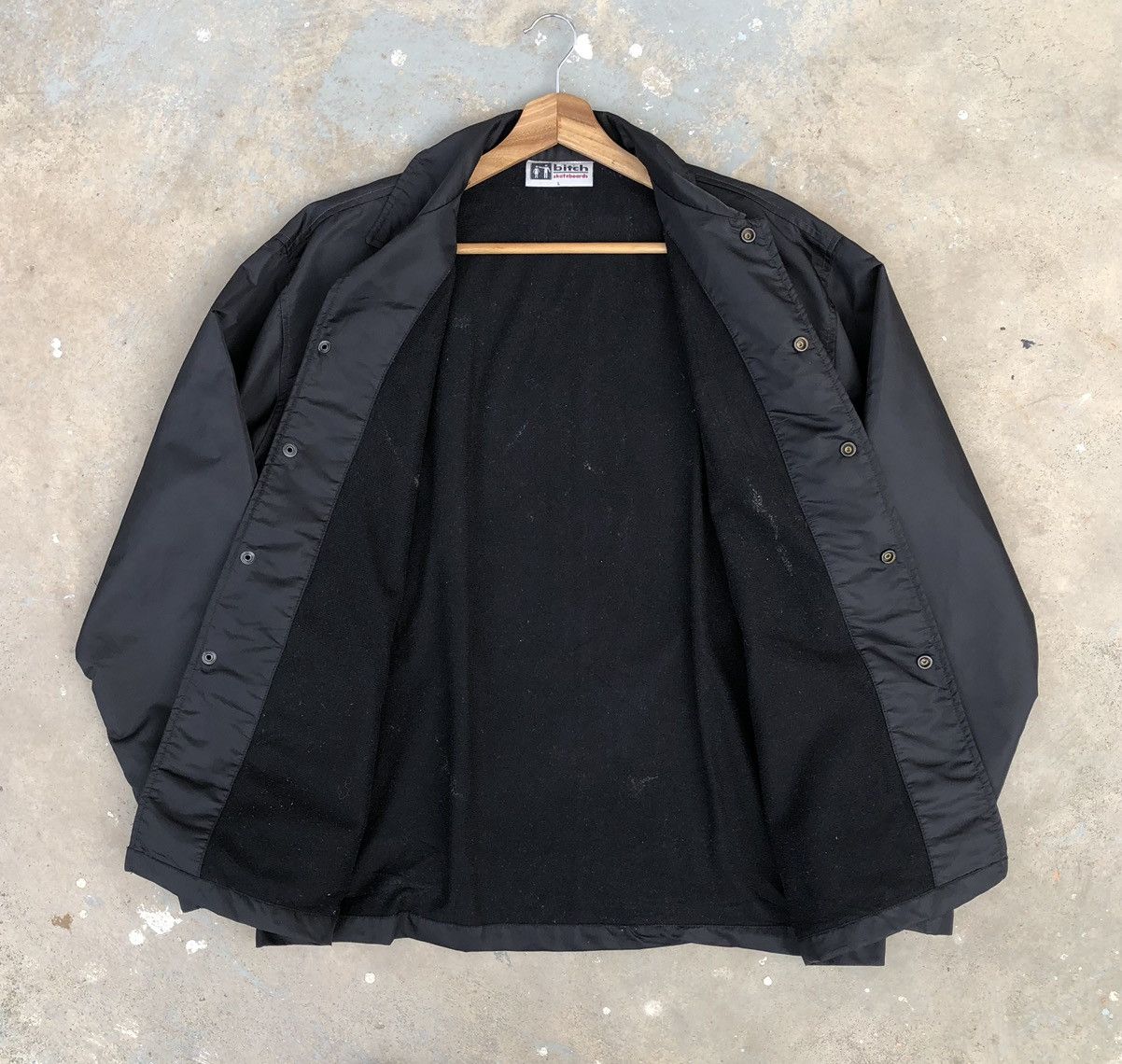 Vintage Vintage bitch Skateboards Coach Jacket Size US L / EU 52-54 / 3 - 12 Thumbnail