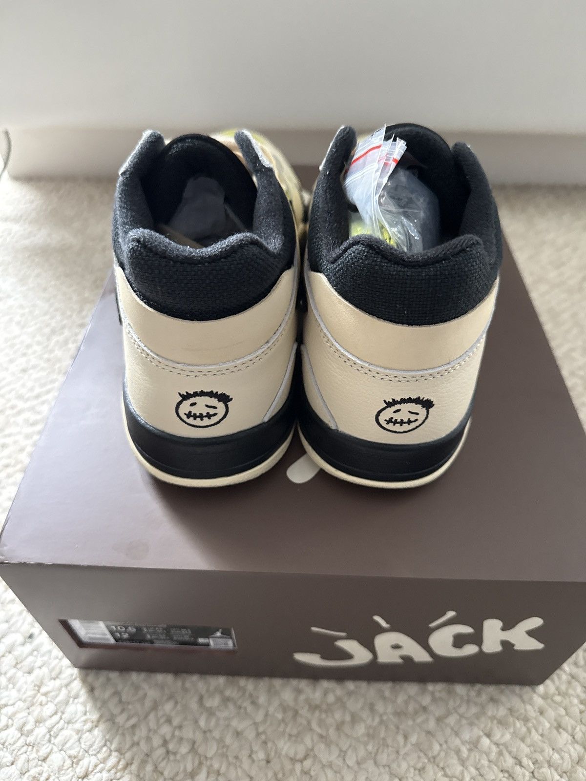 Nike Travis Scott Bright Cactus Size US 10.5 / EU 43-44 - 4 Thumbnail