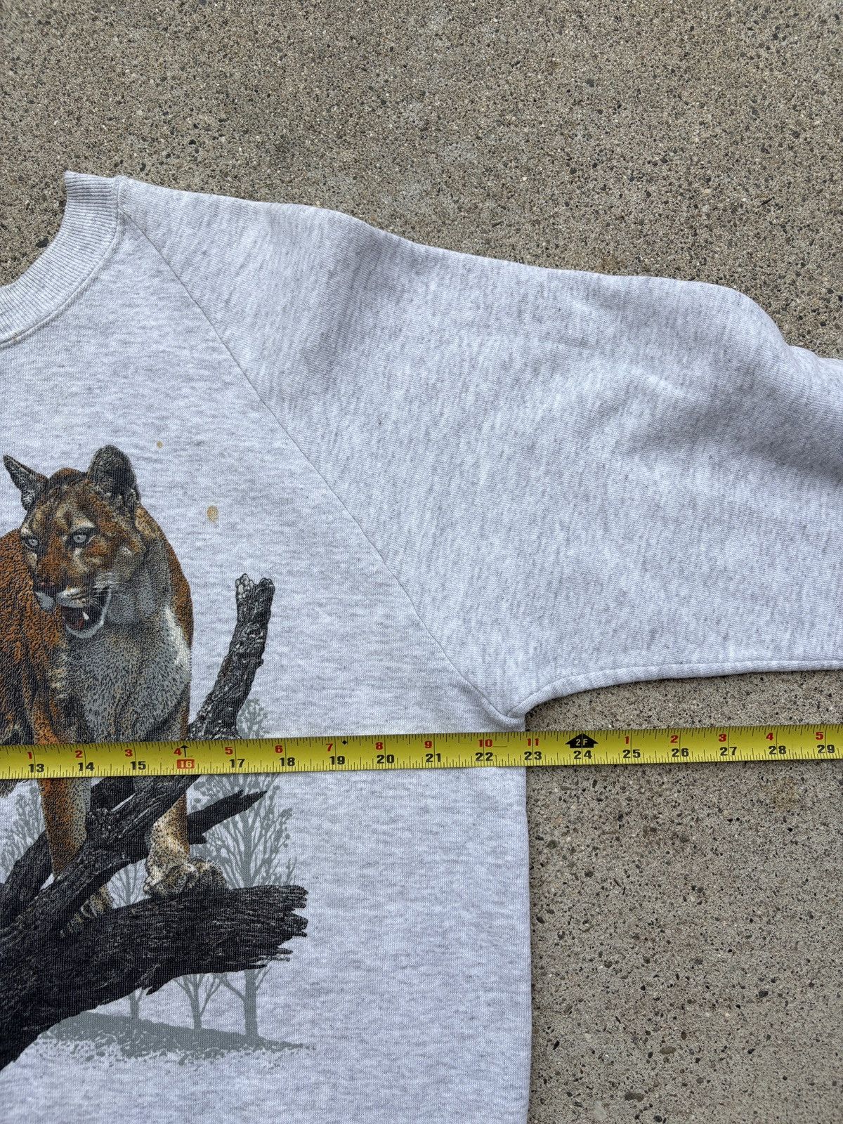 Jerzees × Vintage Vintage 1990 JERZEES Cougar On A Tree Grey Sweater Size XL Size US XL / EU 56 / 4 - 6 Thumbnail