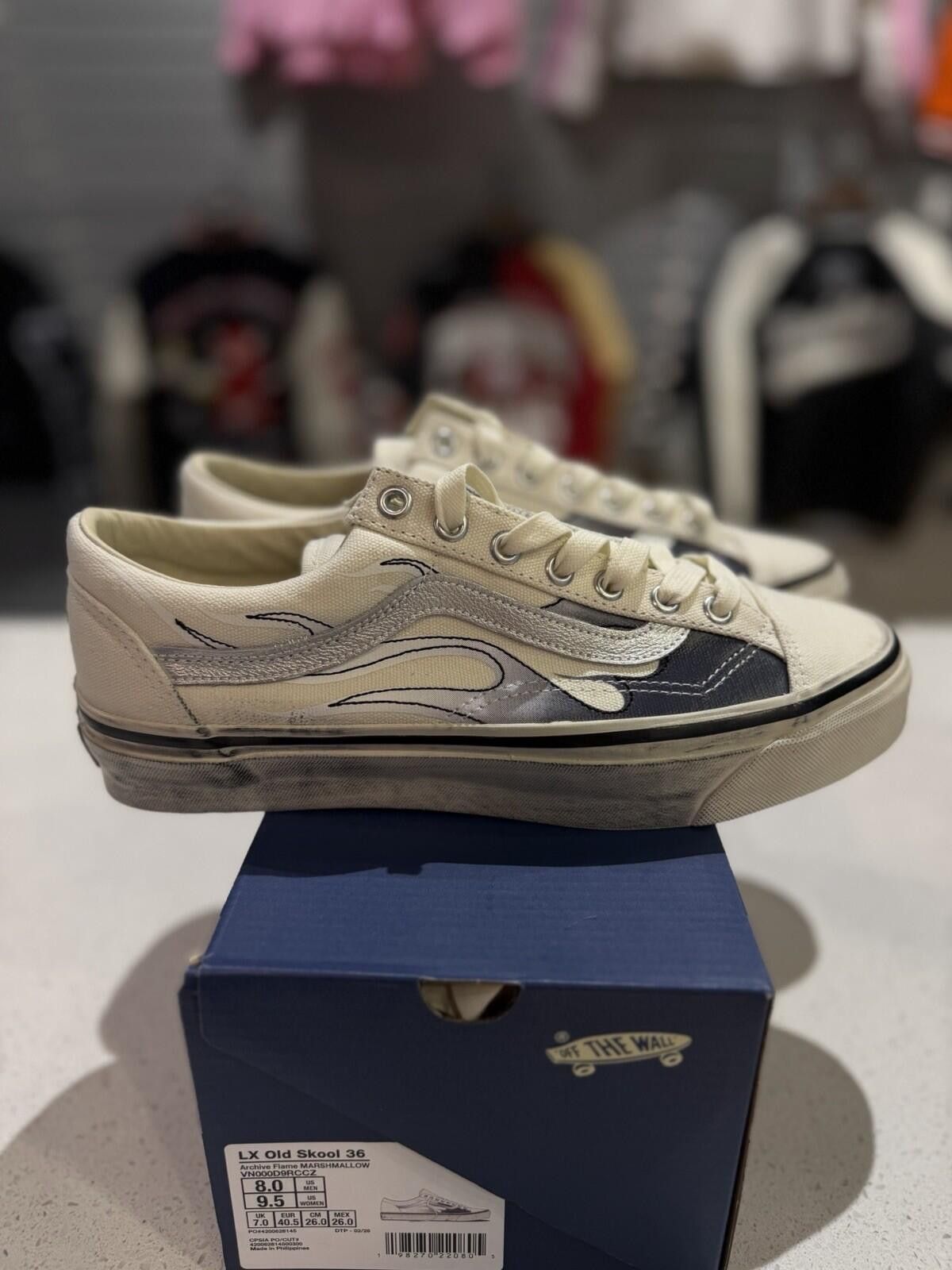 Vans Vans Old Skool 36 Flame Archive Pack Marshmallow (9) NEW Size US 9 / EU 42 - 12 Thumbnail