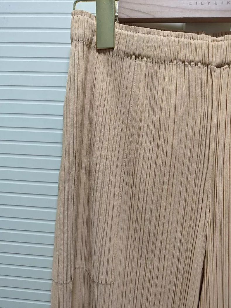 Issey Miyake Issey Miyake size:2 Beige pleated trousers Size 31" - 5 Thumbnail