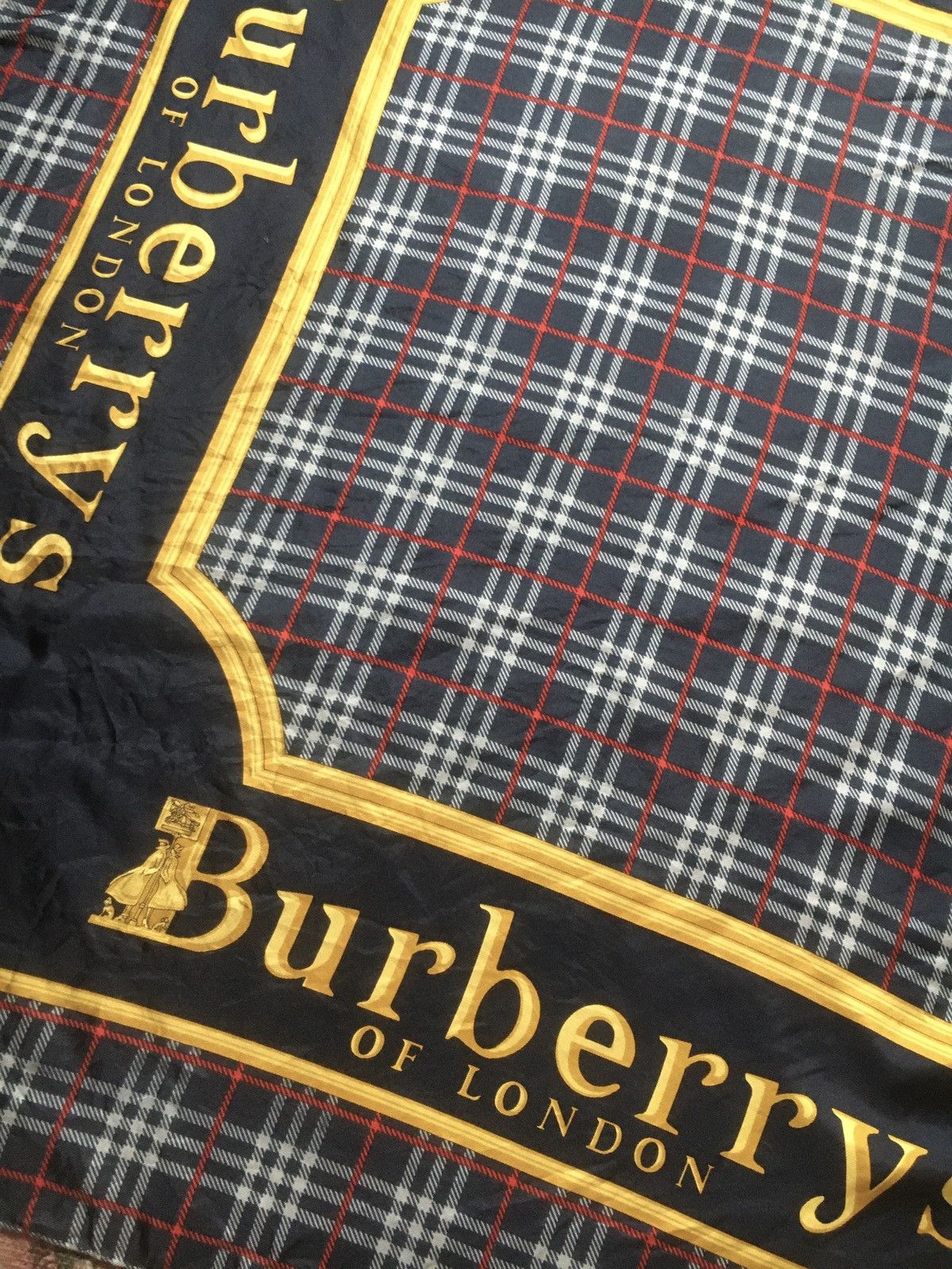 Burberry Burberrys Silk Scarf Size ONE SIZE - 5 Thumbnail