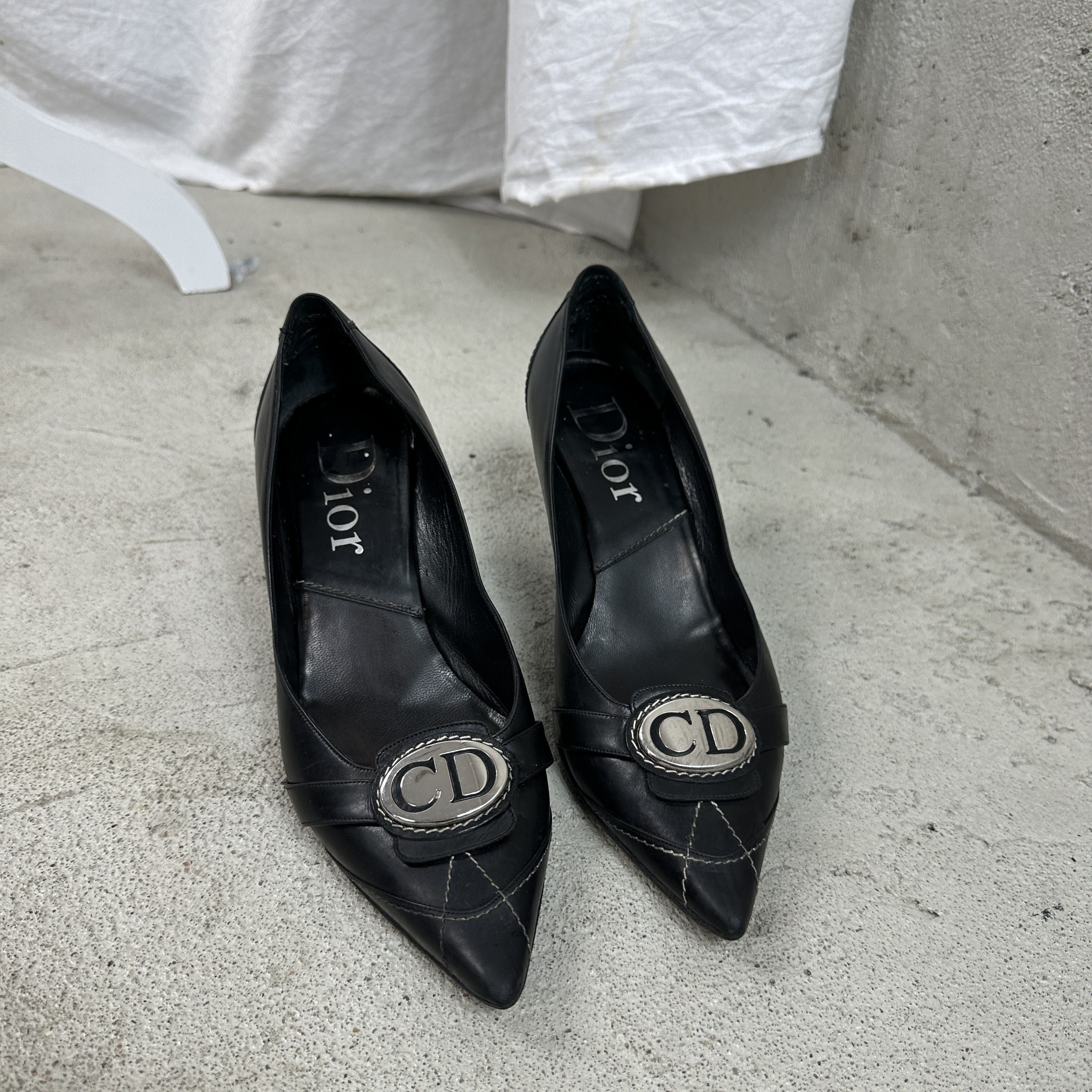 Dior × Vintage Vintage Leather 00s Old Money Christian Dior CD Logo Heels Size US 8 / IT 38 - 5 Thumbnail