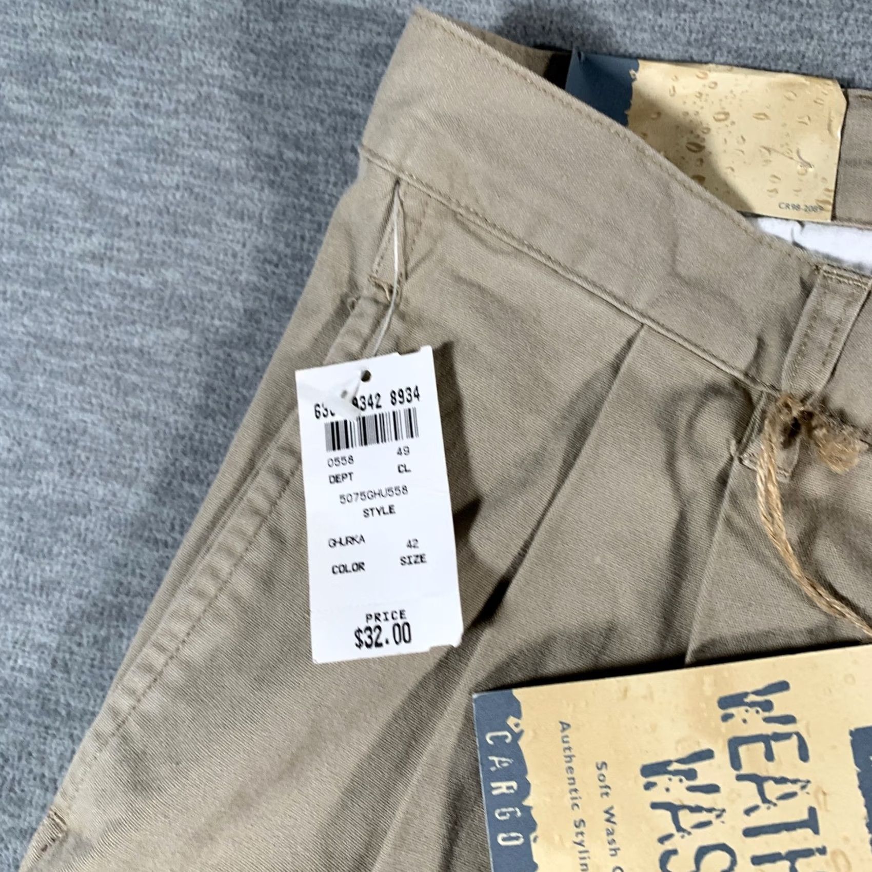 Club Room Club Room Cargo Shorts Mens 42 Khaki Weather Wash Canvas Outdoor Utility NWT Size US 42 / EU 58 - 6 Thumbnail