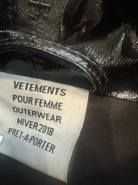 Vetements Vetements AW17 black "Miss Webcam " Puffer Size US M / EU 48-50 / 2 - 8 Thumbnail