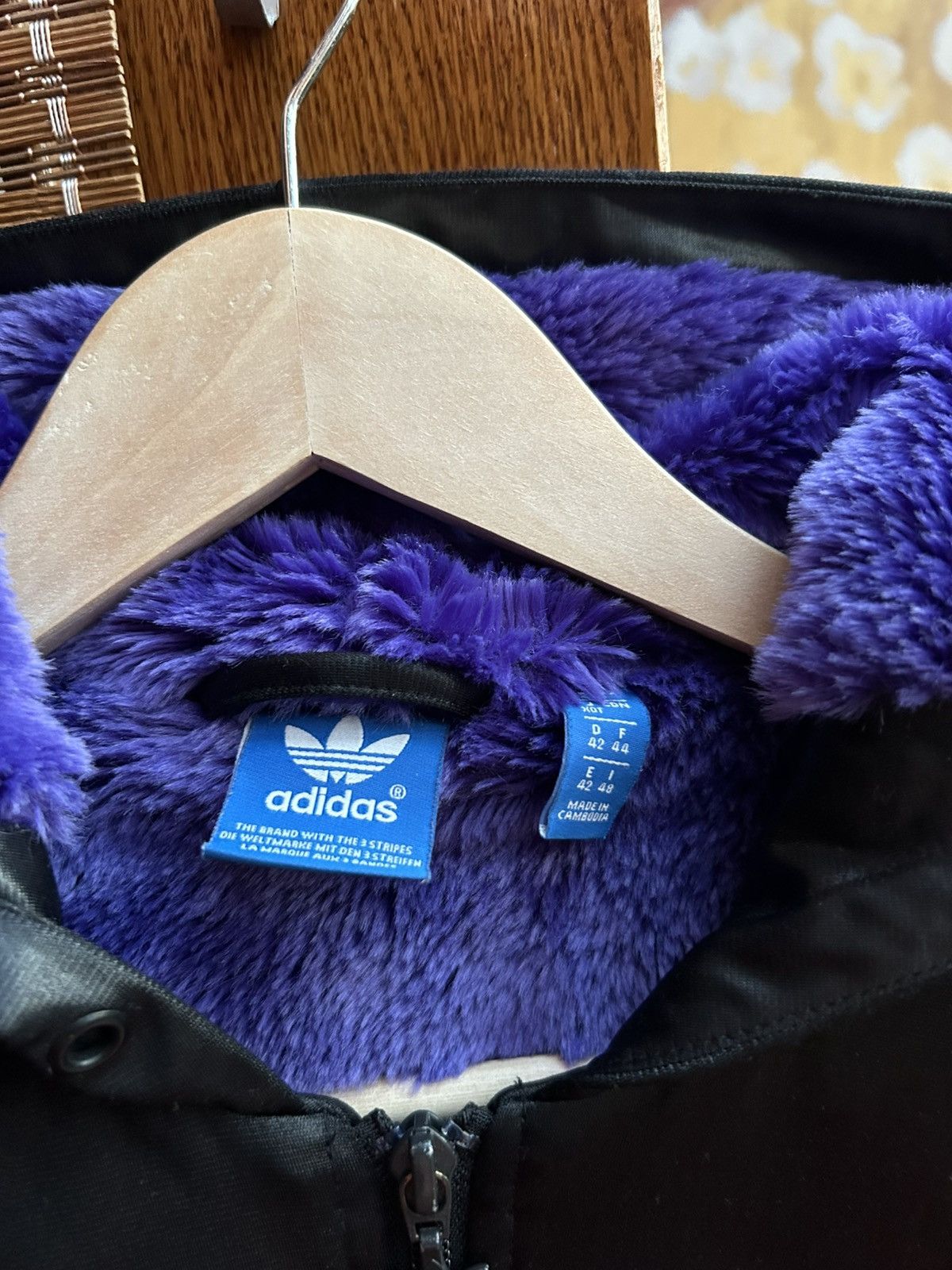 Adidas Y2K Adidas Chile 62 Faux Fur Lined Hooded Bomber Jacket Size Size XL / US 12-14 / IT 48-50 - 7 Thumbnail