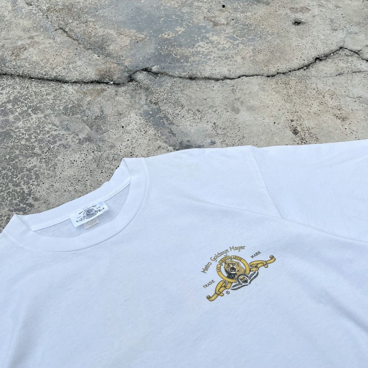 Vintage Vintage 90s Metro Goldwyn Mayer Nice Graphic Design Tee Size US XL / EU 56 / 4 - 5 Thumbnail