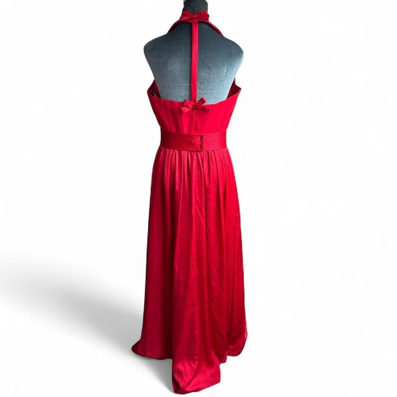 Vera Wang White Label Red silky dress size 4US Vintage