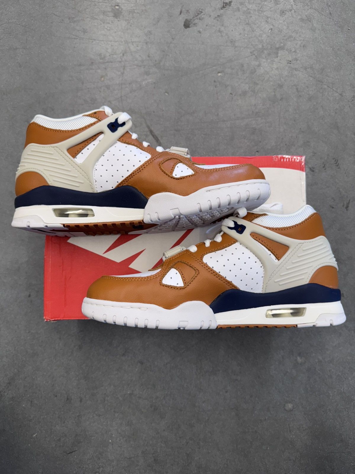 Nike 2014 Nike Air Trainer 3 Medicine Ball Size US 9 / EU 42 - 2 Thumbnail