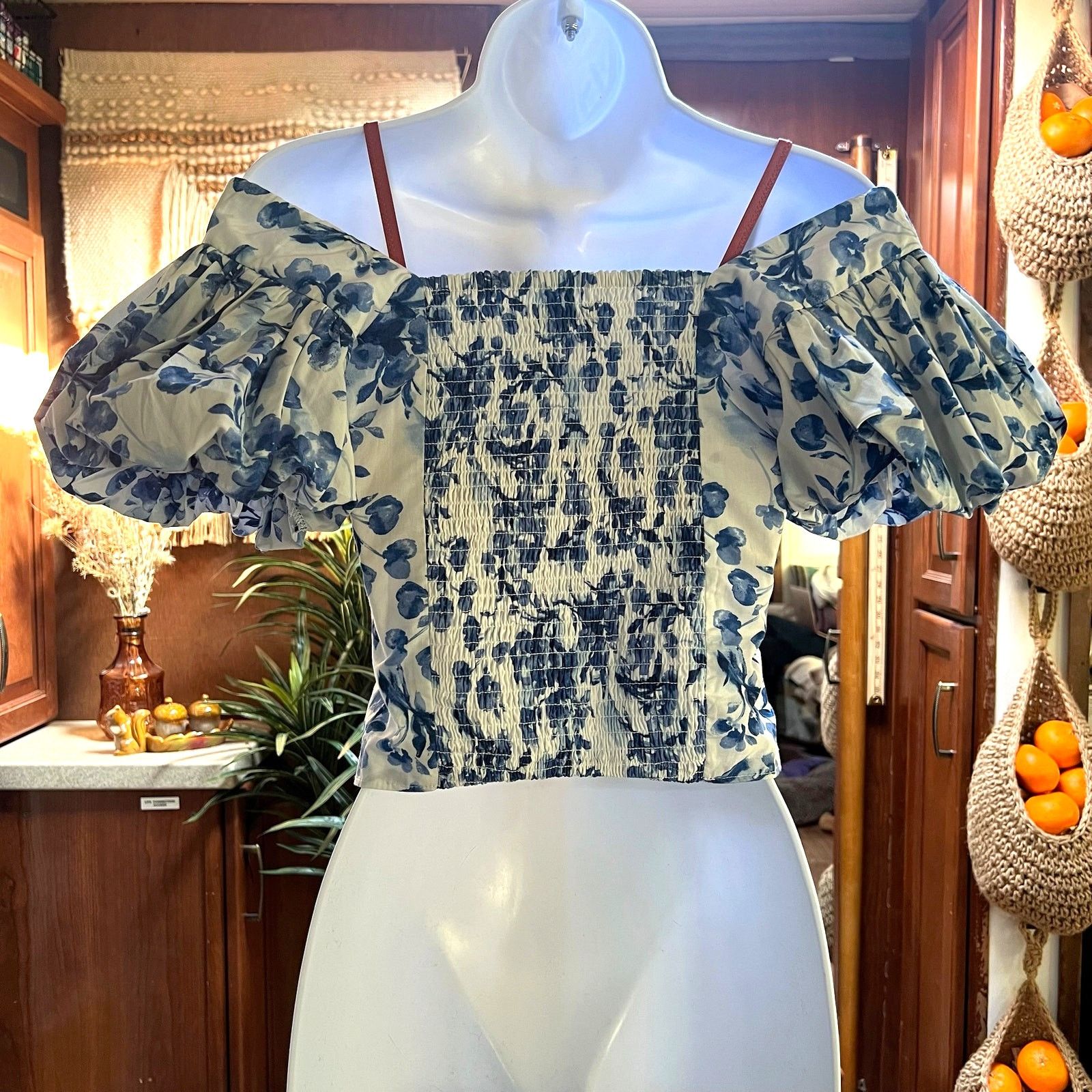 Abercrombie & Fitch Abercrombie Y2K Floral Crop Top XS Puff Sleeve Off Shoulder Size XS / US 0-2 / IT 36-38 - 2 Thumbnail