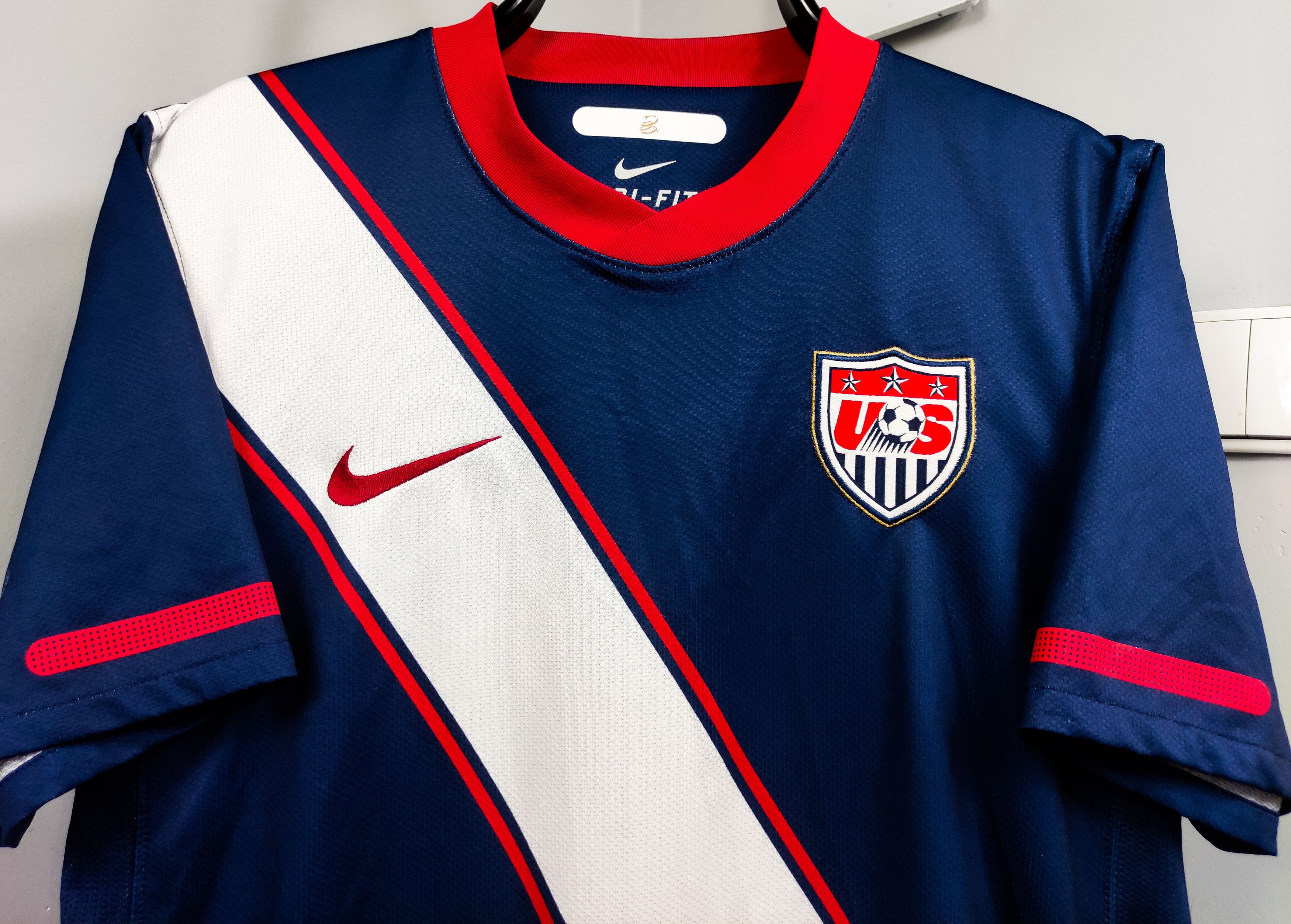Nike United States National Team 2010 Nike Away Shirt USA Jersey Size US M / EU 48-50 / 2 - 7 Thumbnail