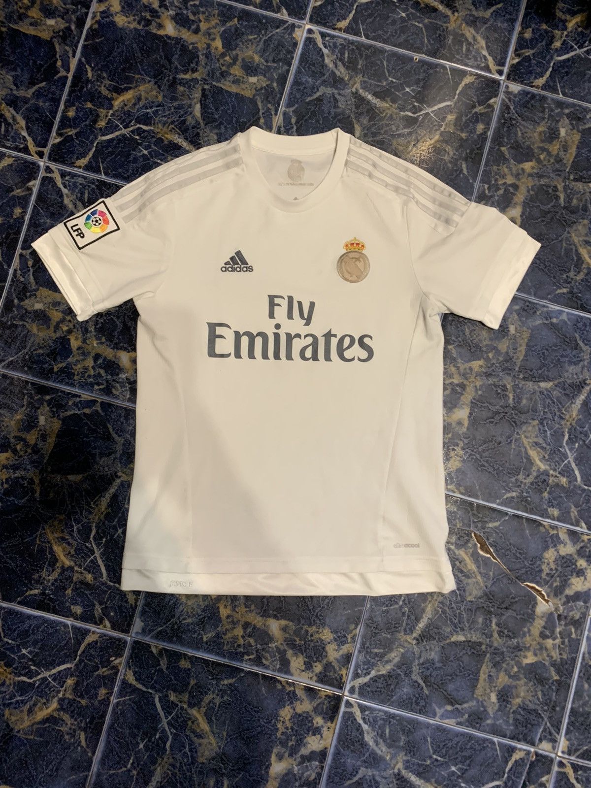 Adidas 2015 Real Madrid White Adidas Soccer Football Jersey Size US M / EU 48-50 / 2 - 3 Thumbnail