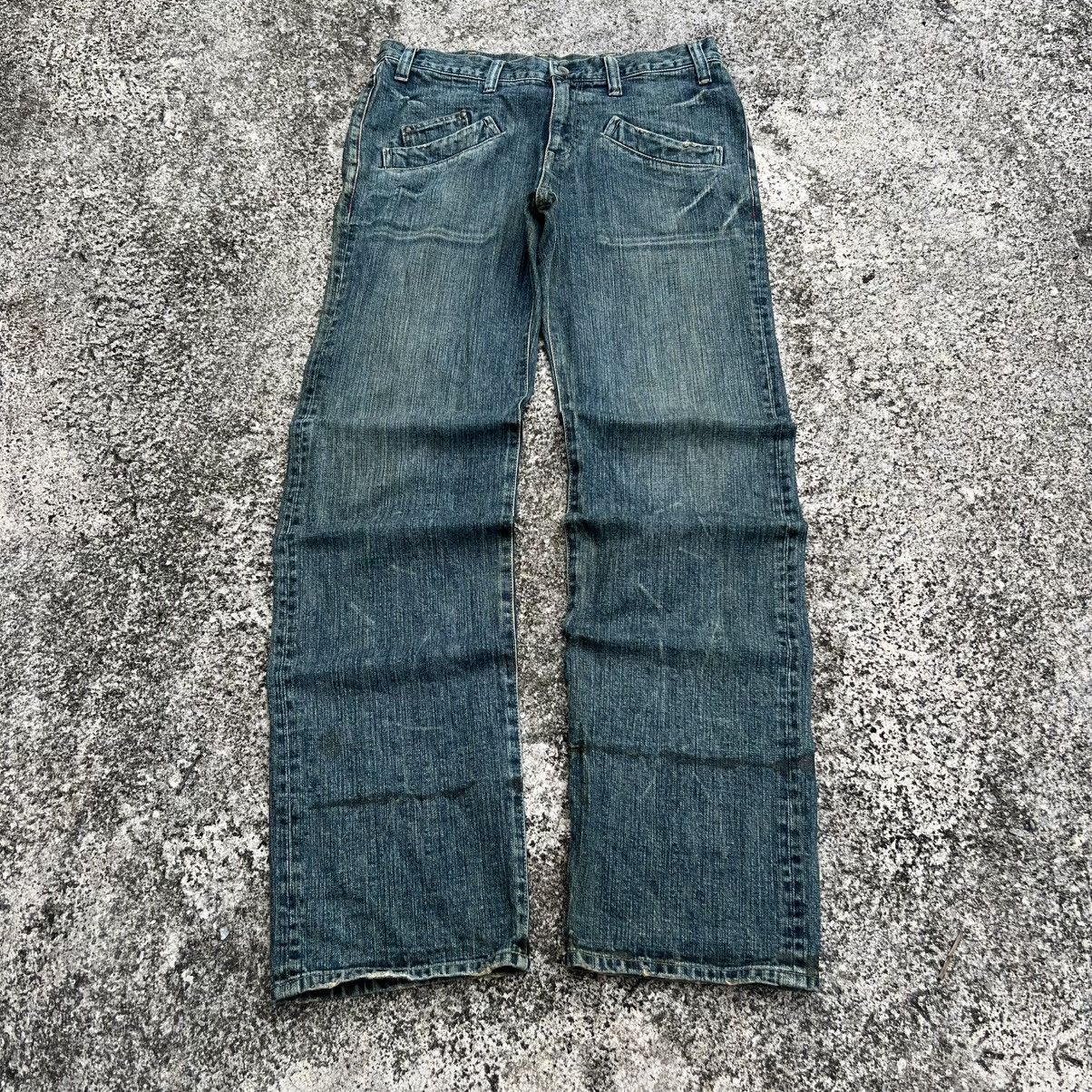 Japanese Brand “RARE” VINTAGE FADED BLUE JEANS WITH RARE ANGLED POCKETS Size US 33 - 1 Thumbnail