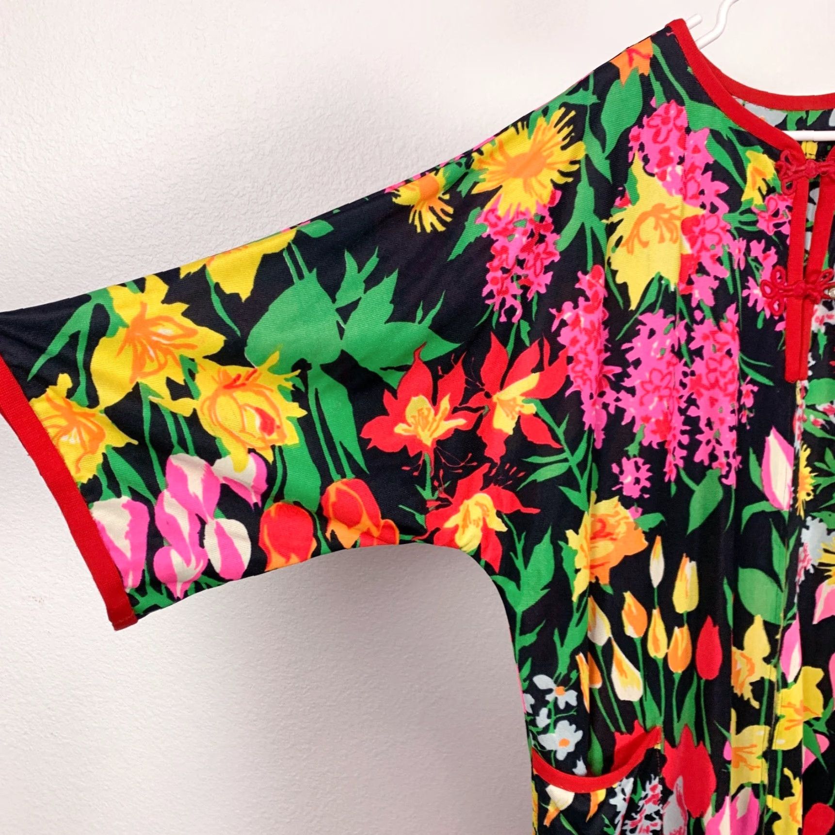 Vintage VINTAGE Handmade Mod Caftan Dress Muumuu Black Floral Polyester Zip Front Dress L Black 1970s Womens Size L / US 10 / IT 46 - 3 Thumbnail