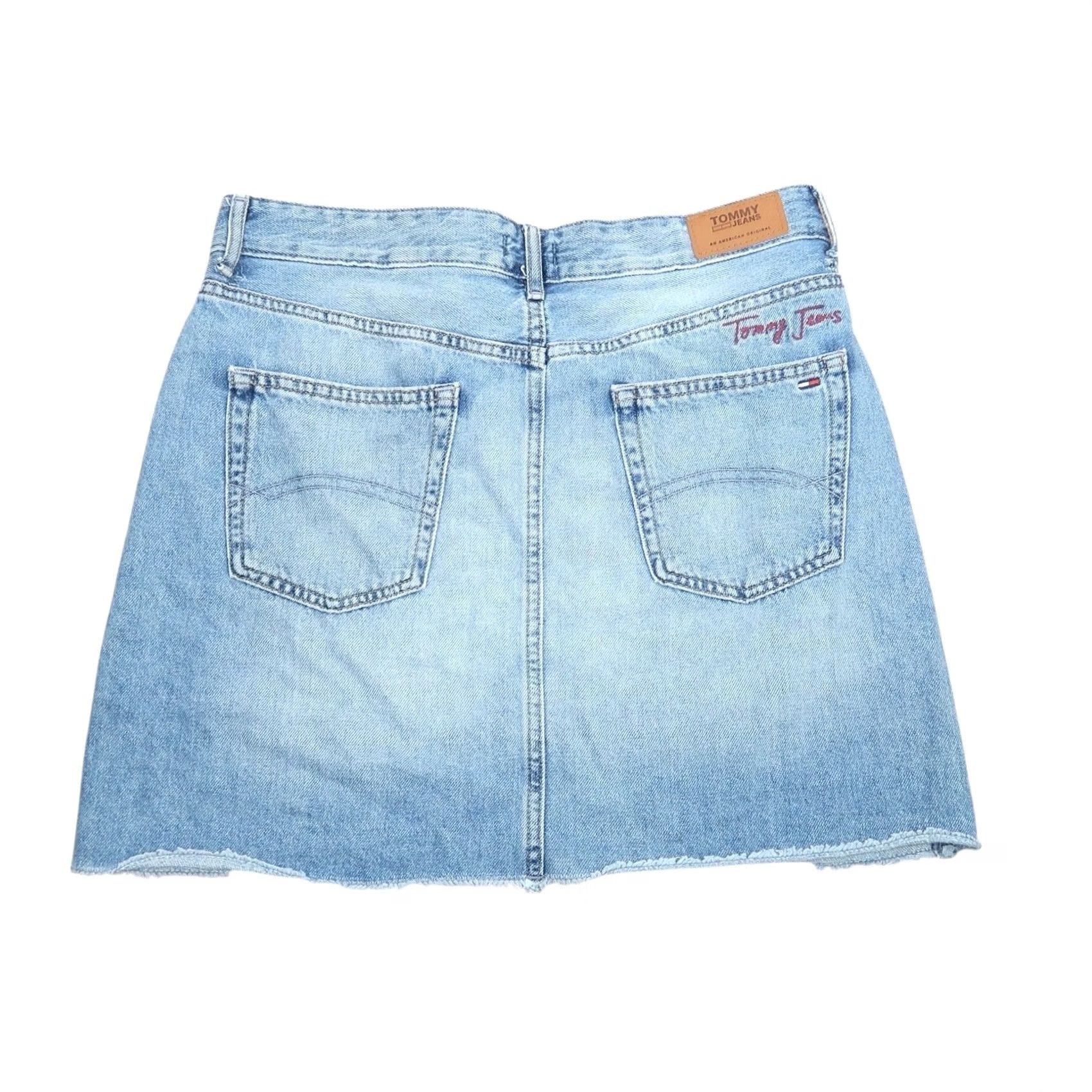 Tommy Hilfiger VINTAGE Tommy Hilfiger Light Wash Blue Denim Mini Jean Skirt 29 Womens Skirt Short Casual Denim Cotton Distressed 1990s Size 32" / US 10 / IT 46 - 3 Thumbnail