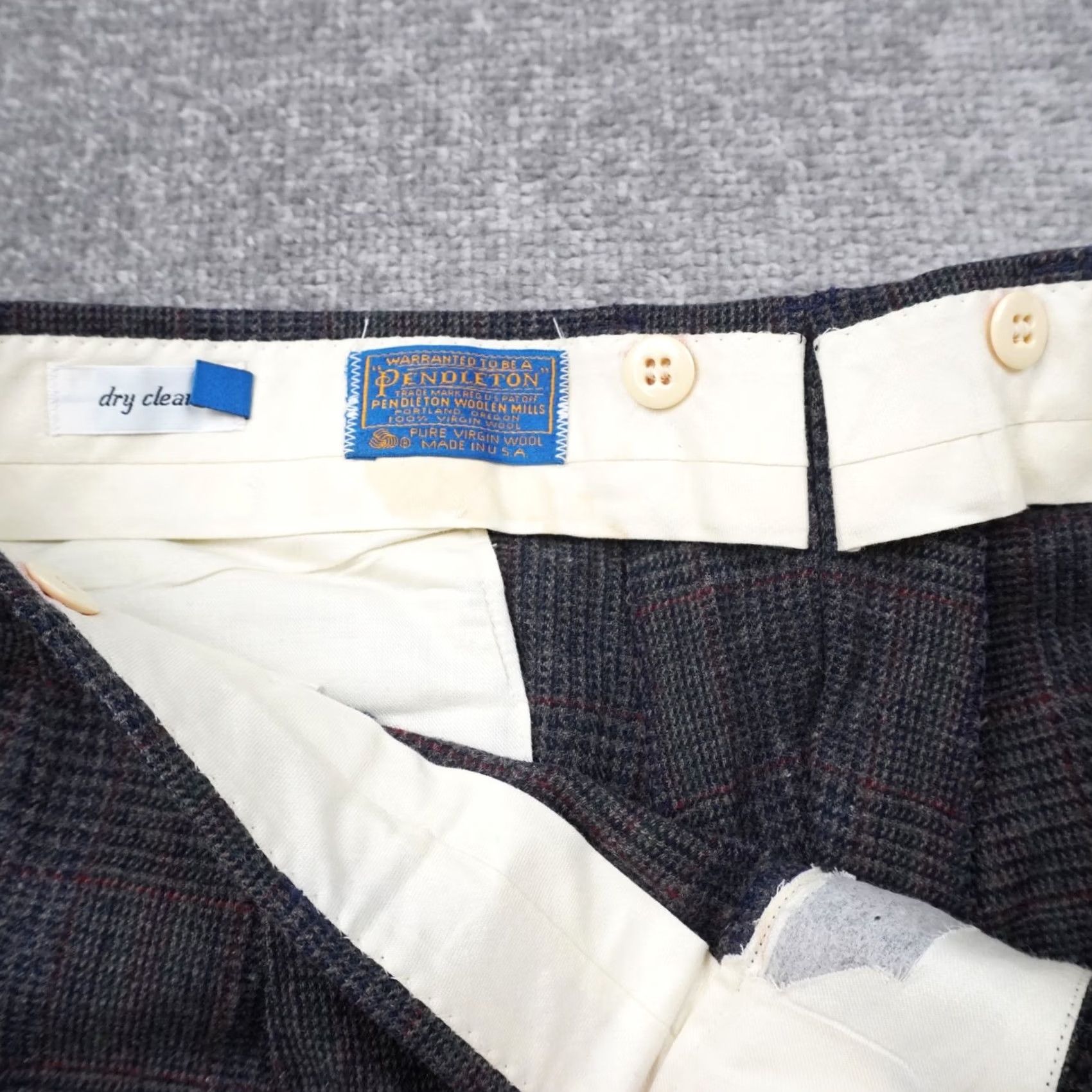 Pendleton VINTAGE Pendleton Wool Pants Mens 40x29 Plaid Gray Pleated Dress Pants USA Made 70s Regular Fit Mens Pants Size US 40 / EU 56 - 4 Thumbnail