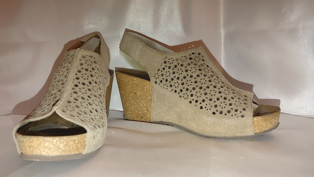 The Unbranded Brand A. Giannetti Cork Wedge Peep Toes Size 40 Size US 9.5 / IT 39.5 - 6 Thumbnail