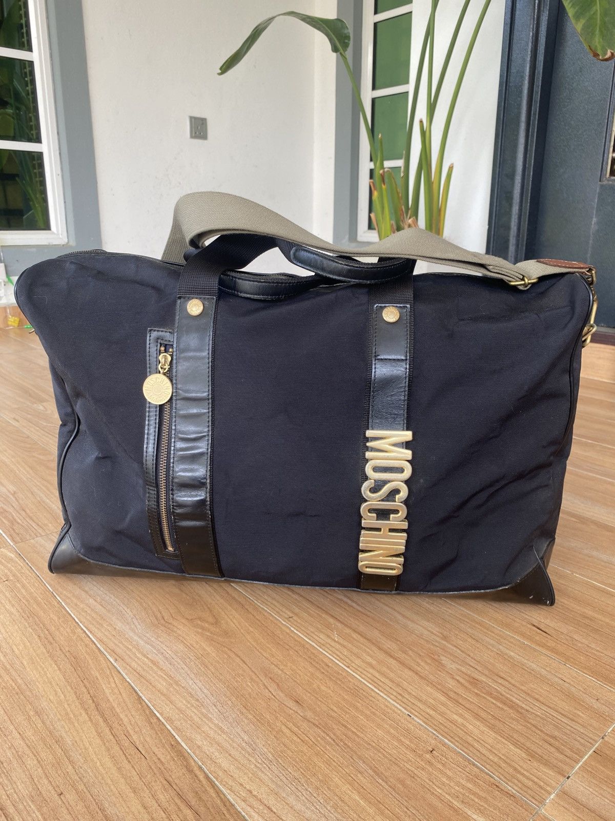 Moschino Authentic Vintahe Moschino Lugage Travel Bag Size ONE SIZE - 1 Thumbnail