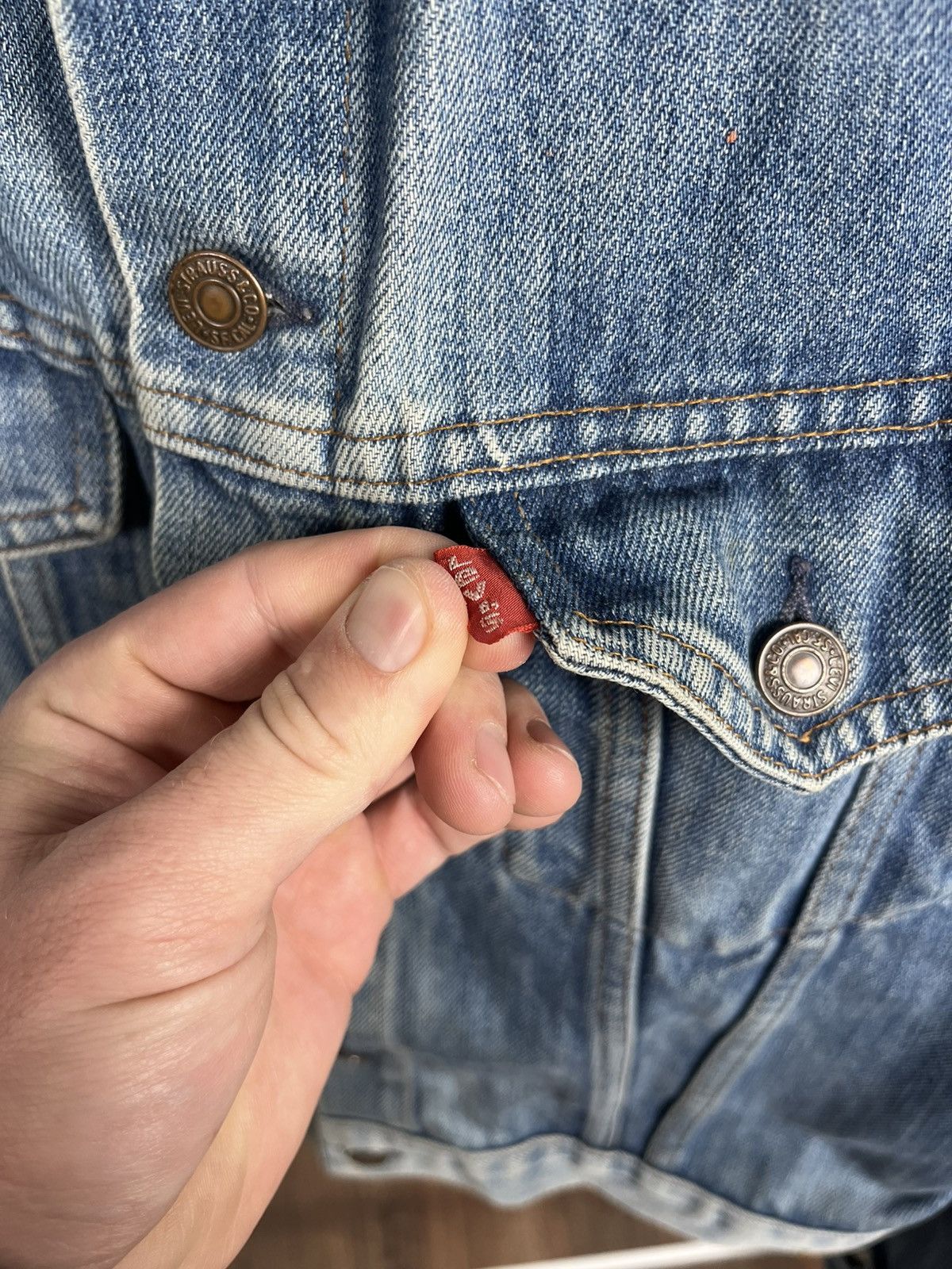Levi's Vintage Levi’s Denim Jacket 1978 Made in France Faded Blue Size M / US 6-8 / IT 42-44 - 4 Thumbnail