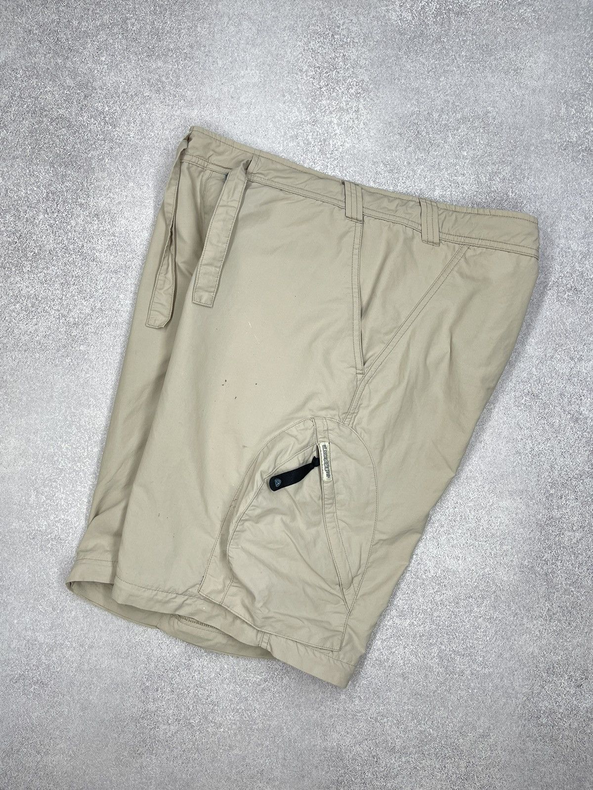Vintage Vintage Nike ACG Nylon Cargo Shorts Beige Drill Y2K Size US 32 / EU 48 - 1 Thumbnail
