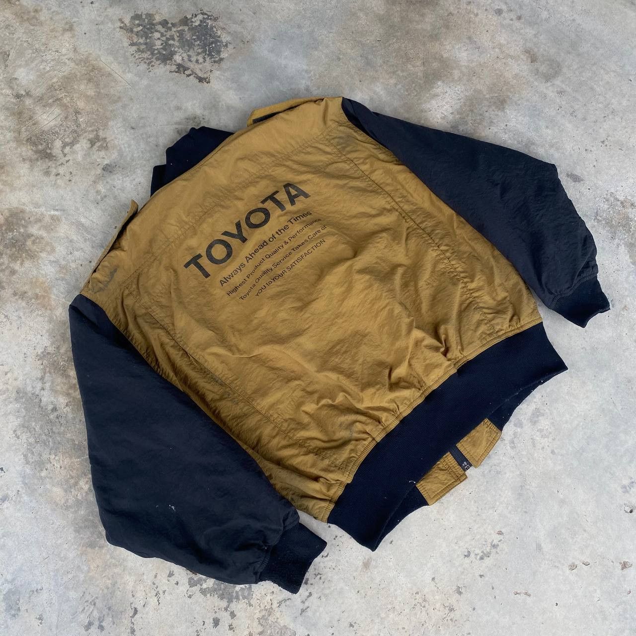 Vintage RARE VTG 90S TOYOTA JAPAN BOMBER JACKET DIRTY WORN DISTRESS Size US M / EU 48-50 / 2 - 5 Thumbnail