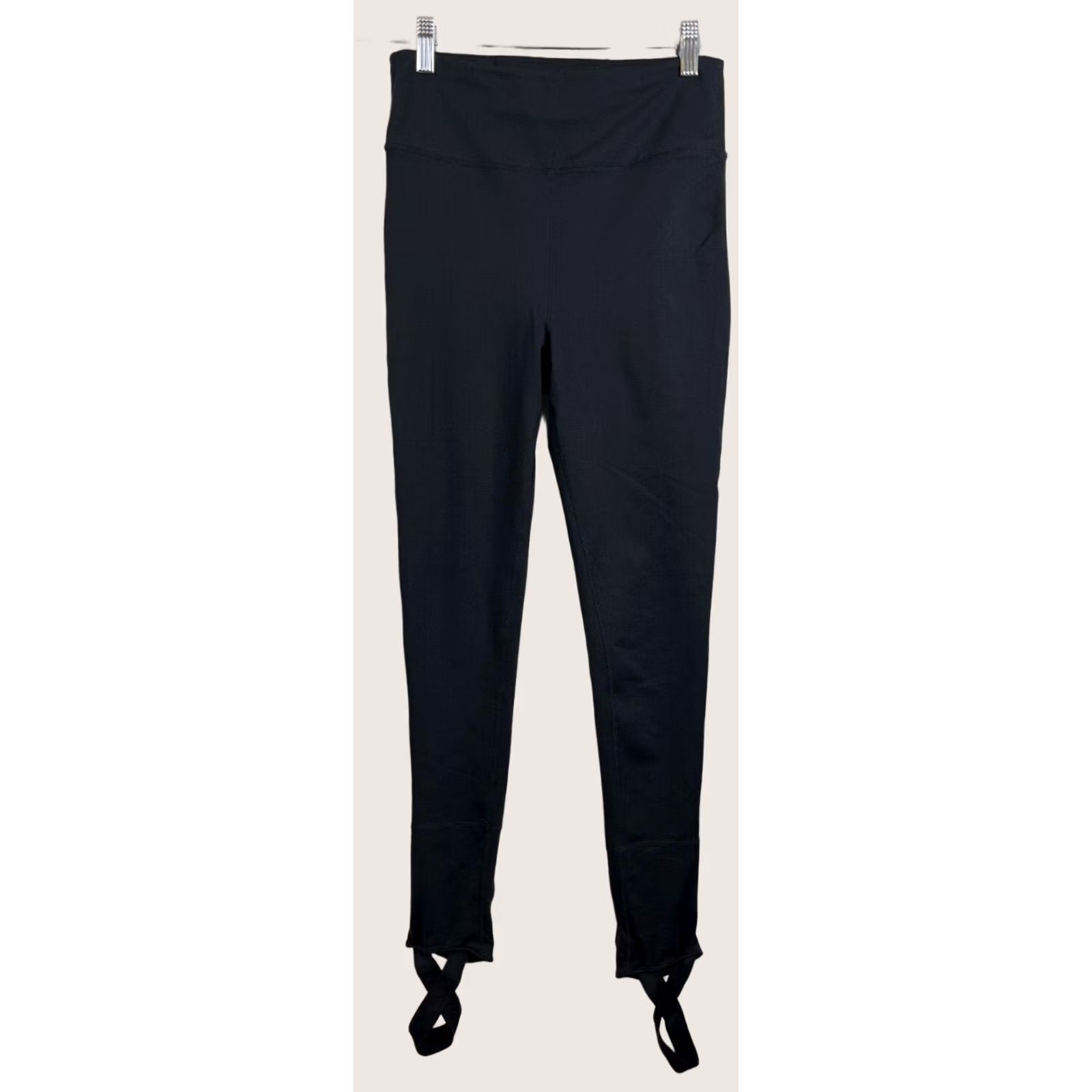 Free People Free People Movement Black Leggings Foot Strap Dance Yoga 66170 Pocket Women SP Small Petite slimming pockets foot straps leggings Size 28" / US 6 / IT 42 - 1 Thumbnail