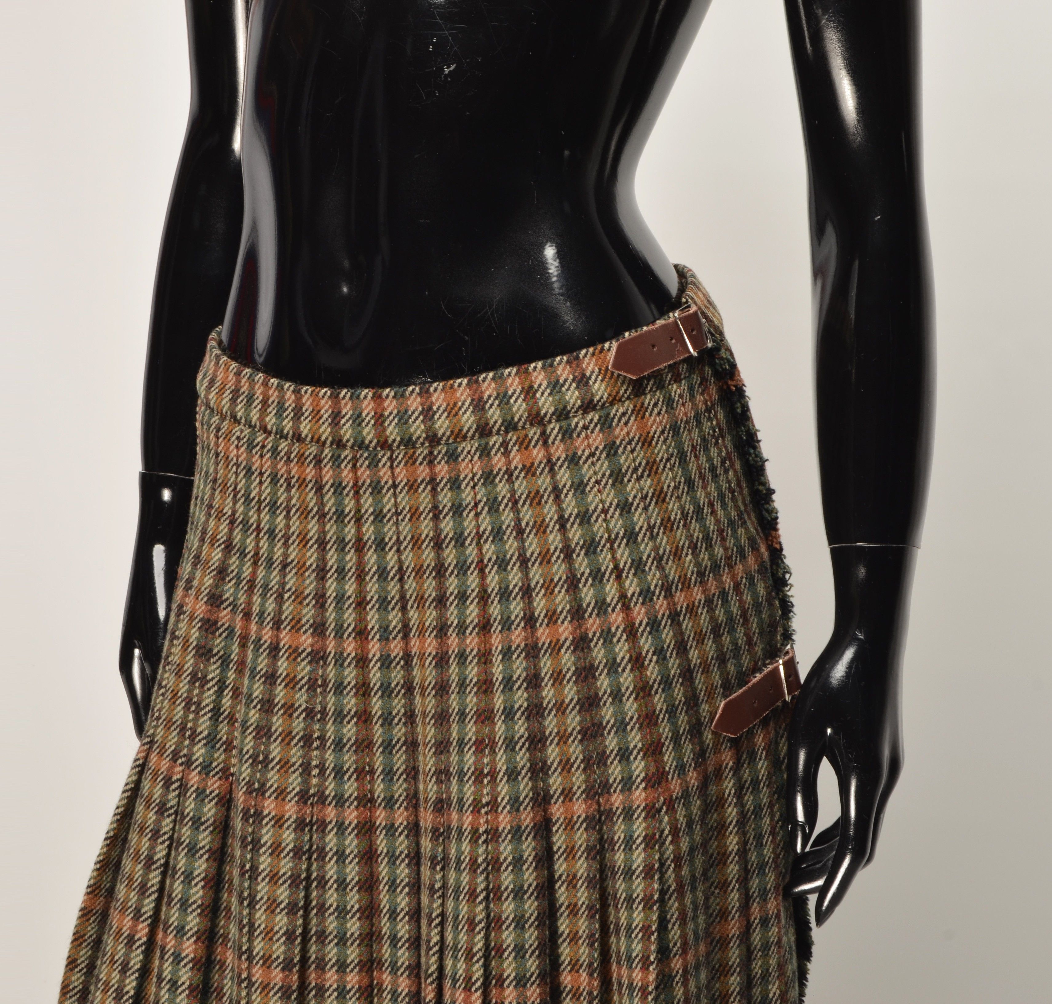 Aquascutum Vintage Aquascutum Tweed Suit Set Skirt Blazer Check Wool Size M / US 6-8 / IT 42-44 - 5 Thumbnail