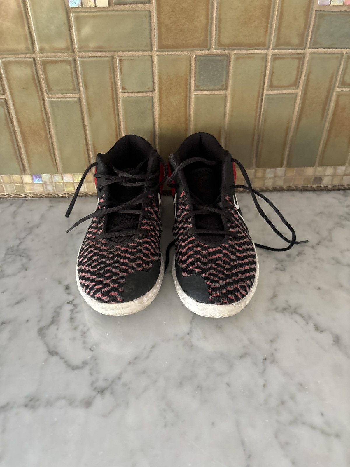 Nike KD Trey VIII ‘Bred’ GS Used 6.5Y Very Worn No Box Size US 6.5 / EU 39-40 - 3 Thumbnail