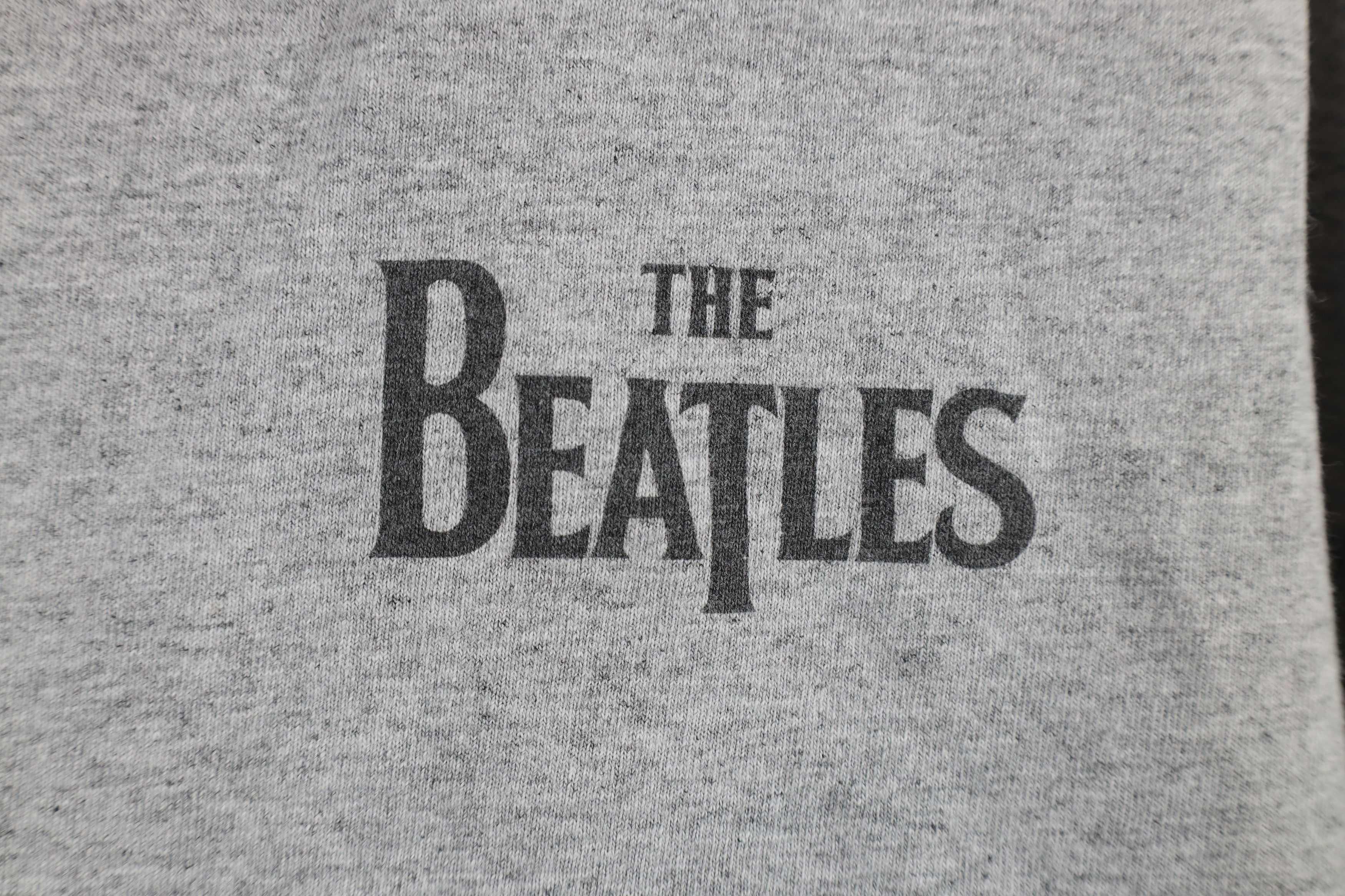 Vintage Vintage Y2K 2002 Cropped The Beatles Band T-Shirt Gray Size L / US 10 / IT 46 - 4 Thumbnail