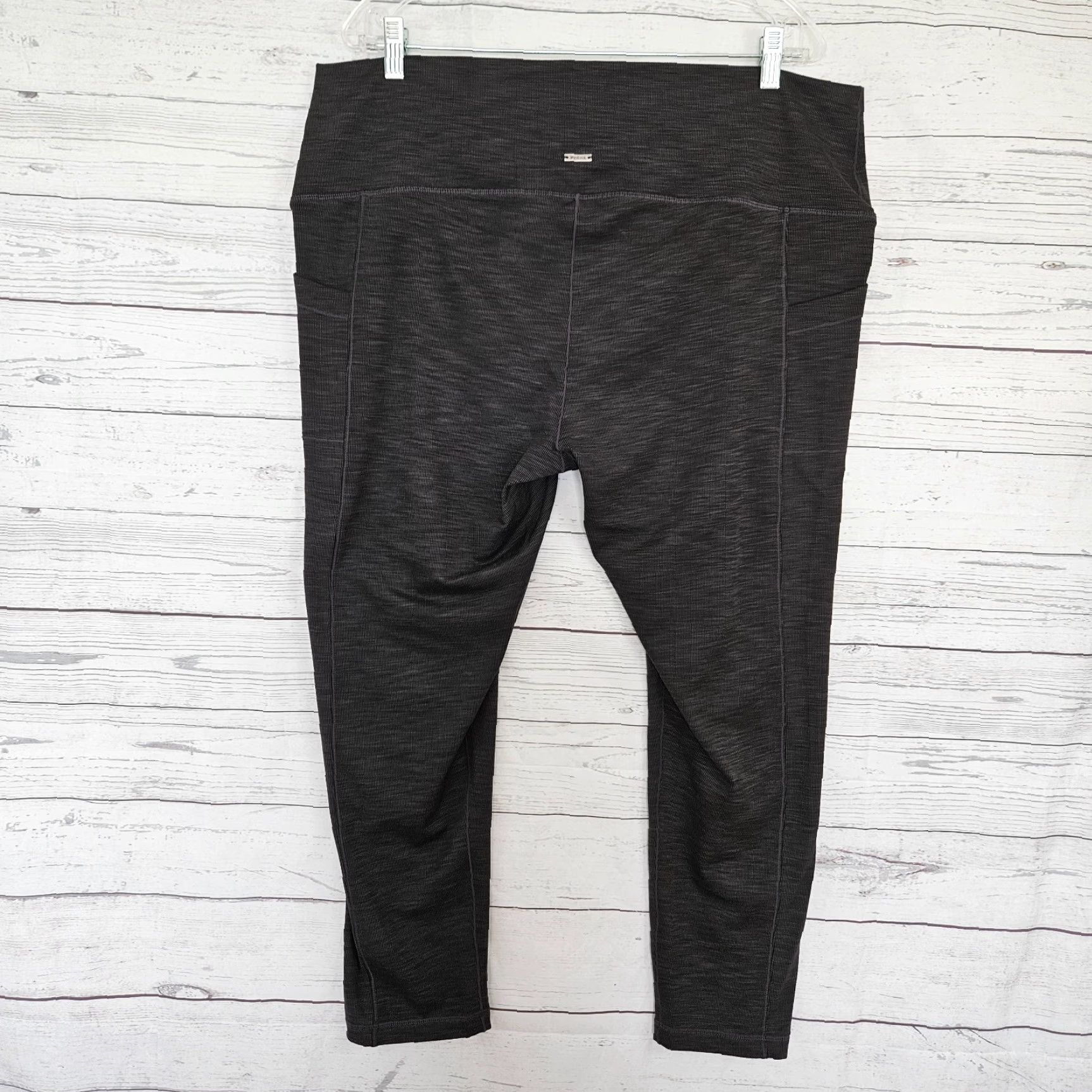 Prana VINTAGE Prana Womens Becksa 7/8 Leggings 3X Gray High Rise Pockets Cropped 3X Womens Size 40" / US 18 - 3 Thumbnail