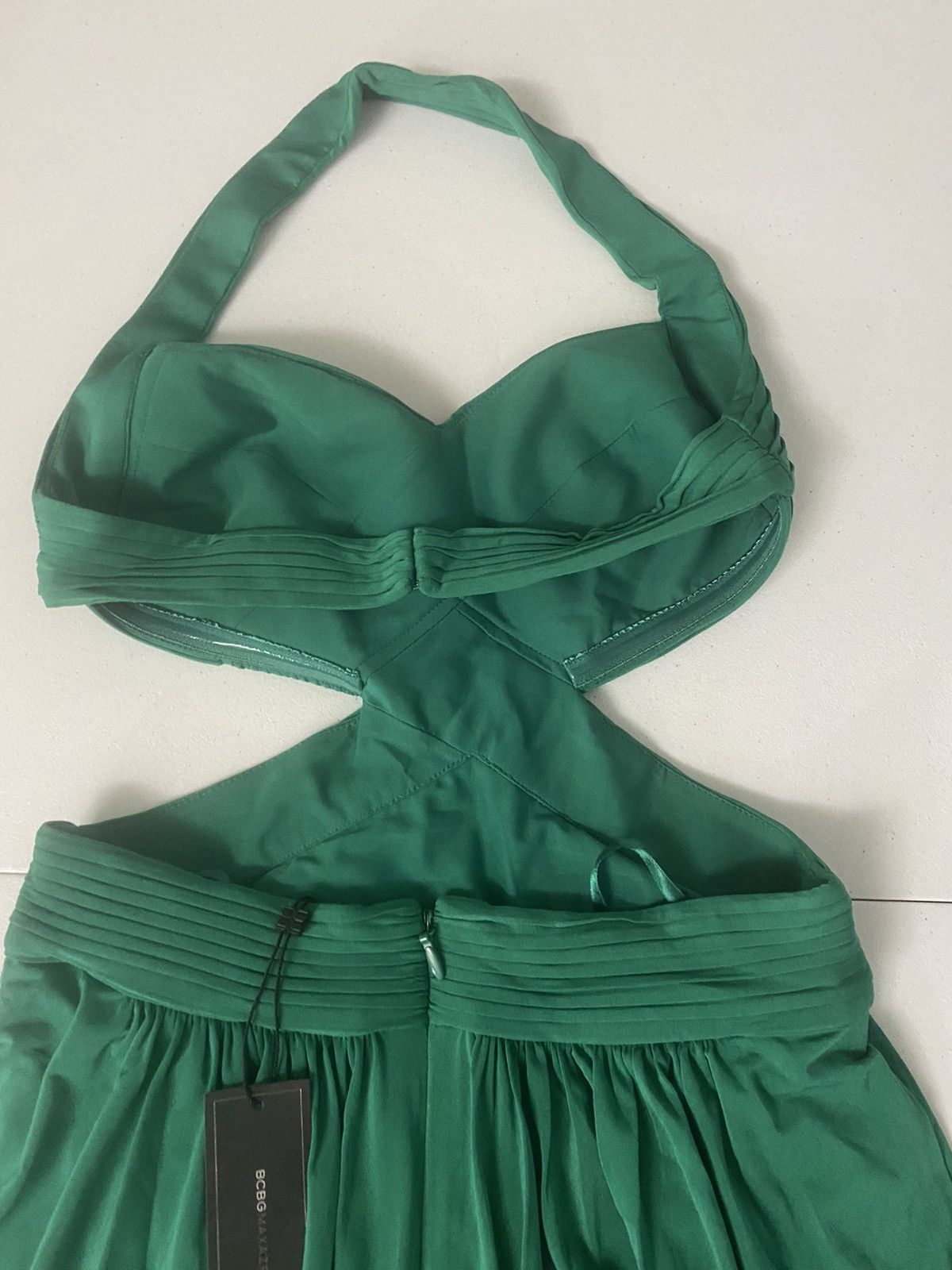 Bcbgmaxazria NWT BCBG MaxAzria green shea halter cutout dress XXS New Size XXS / US 00 / IT 34 - 9 Thumbnail