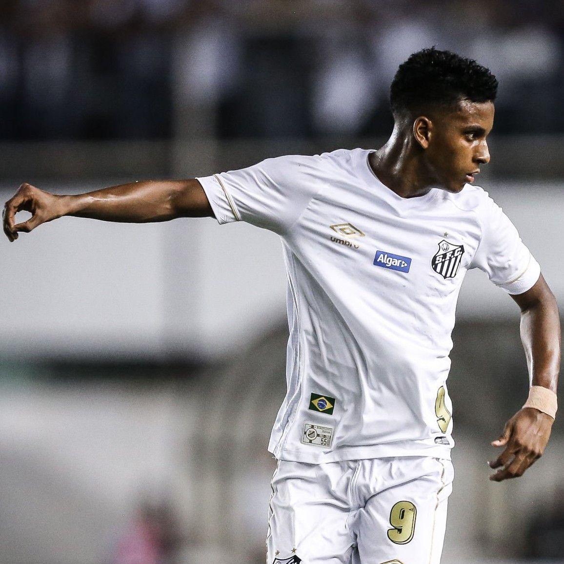 Umbro Santos FC 2018-2019 Home Jersey Rodrygo Goes Size US L / EU 52-54 / 3 - 9 Thumbnail