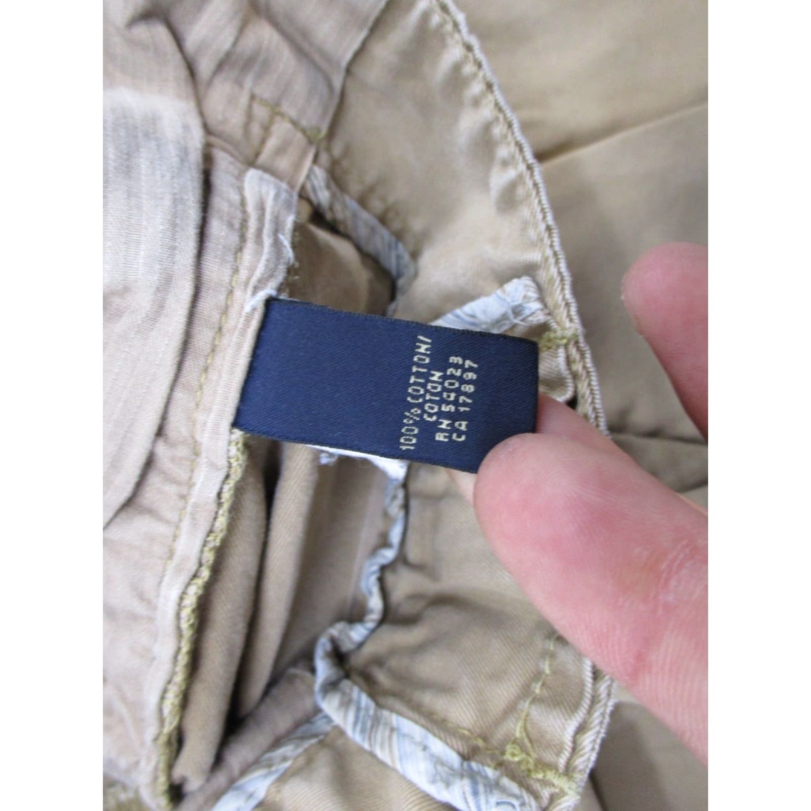 Banana Republic Vtg Banana Republic Cargo Shorts Mens Size 33 Hiking Beige Tan Outdoors Bermuda Cargo Shorts Mens 33 Beige Size US 33 - 4 Thumbnail