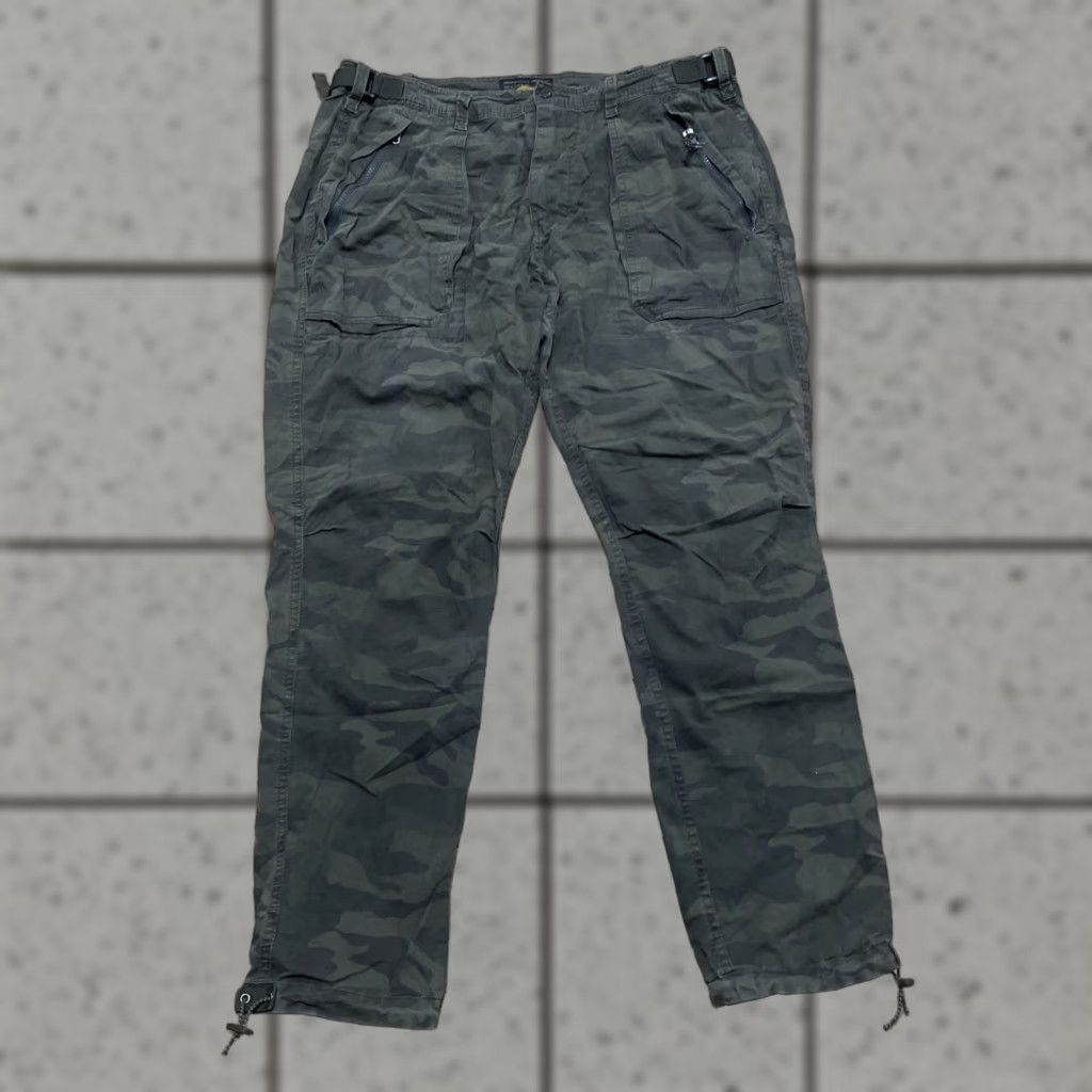 Abercrombie & Fitch VINTAGE Abercrombie & Fitch Military Camo Cargo Pants Men 36x32 Slim Straight Green Camouflage Cargo Pocket Zip Navy? Size US 36 / EU 52 - 1 Thumbnail