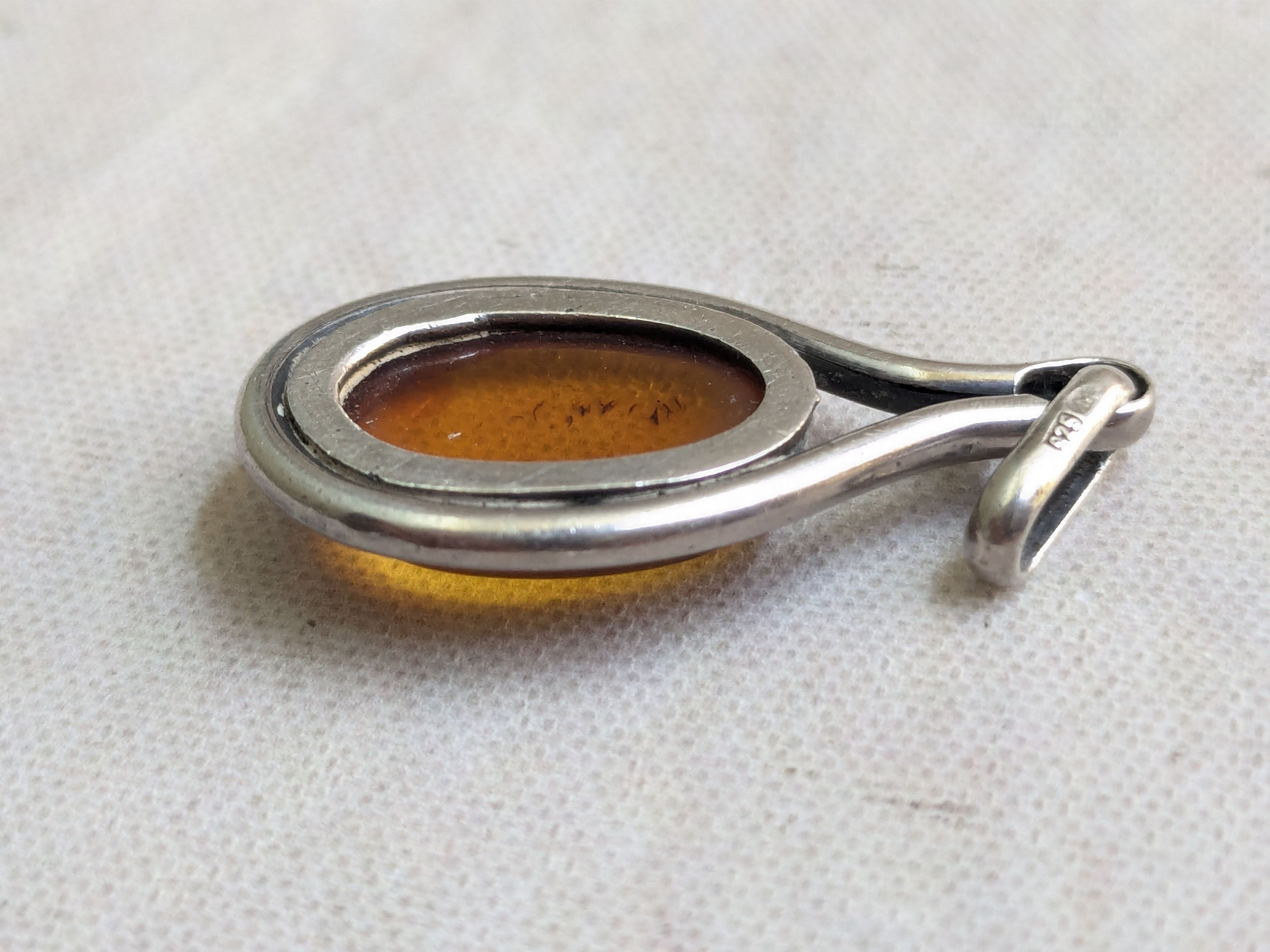 Jewelry × Vintage Vintage Sterling Silver Pendant Orange Amber Size ONE SIZE - 10 Thumbnail