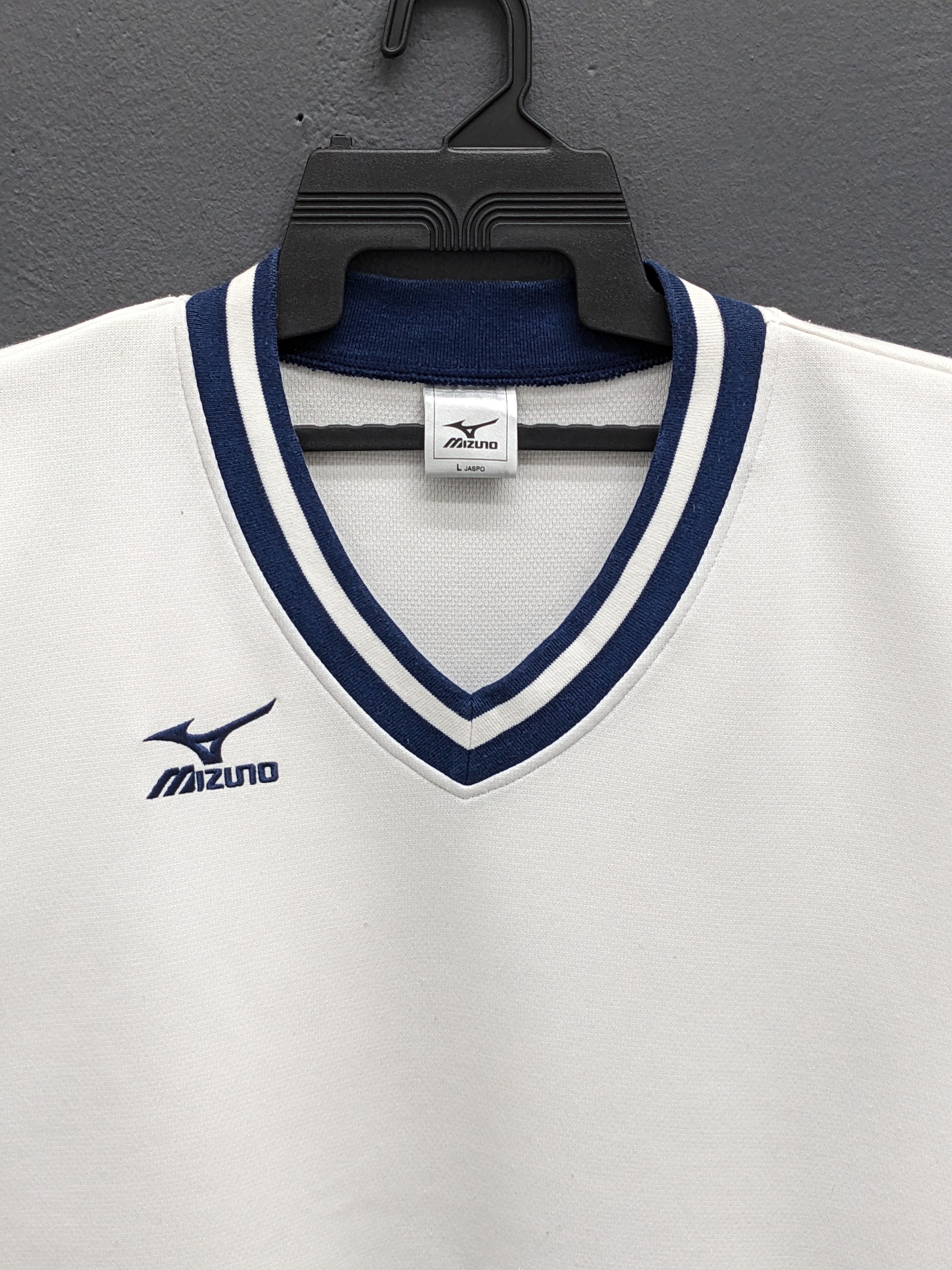Mizuno Vintage Mizuno White V-Neck Pullover Sweatshirt JASPO Size US L / EU 52-54 / 3 - 3 Thumbnail