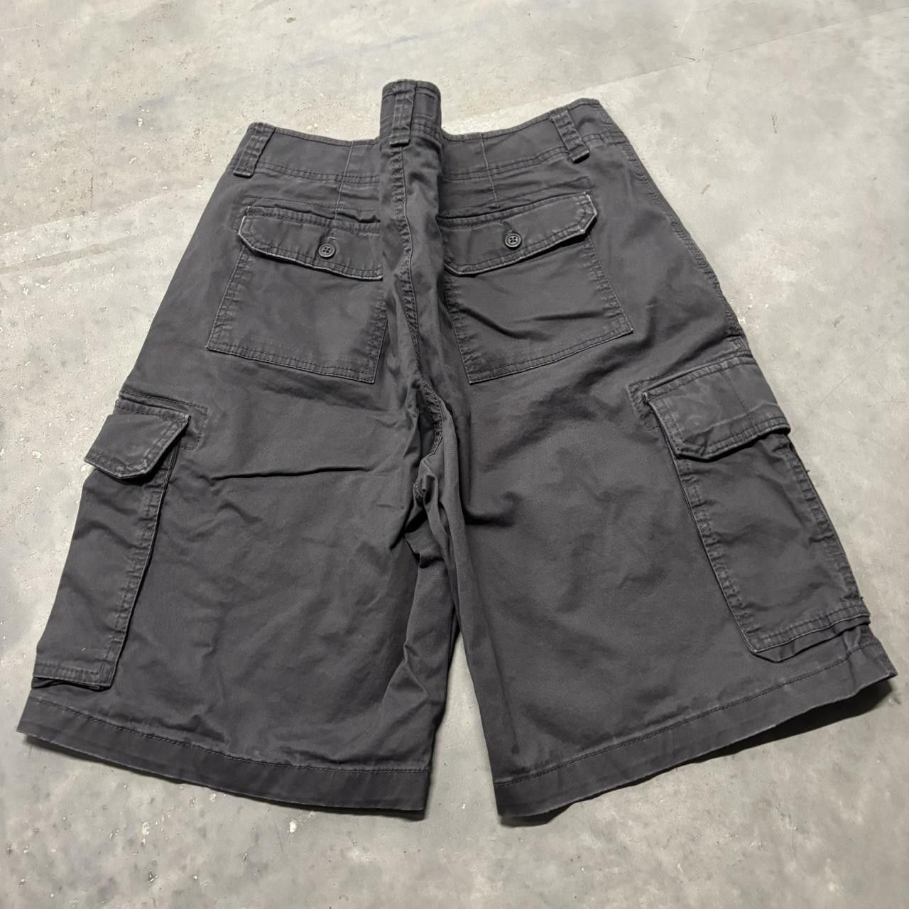 Japanese Brand × Vintage Crazy Vintage Y2K/2000s Baggy Grey Skater Style Cargo Shorts! Size US 38 / EU 54 - 5 Thumbnail