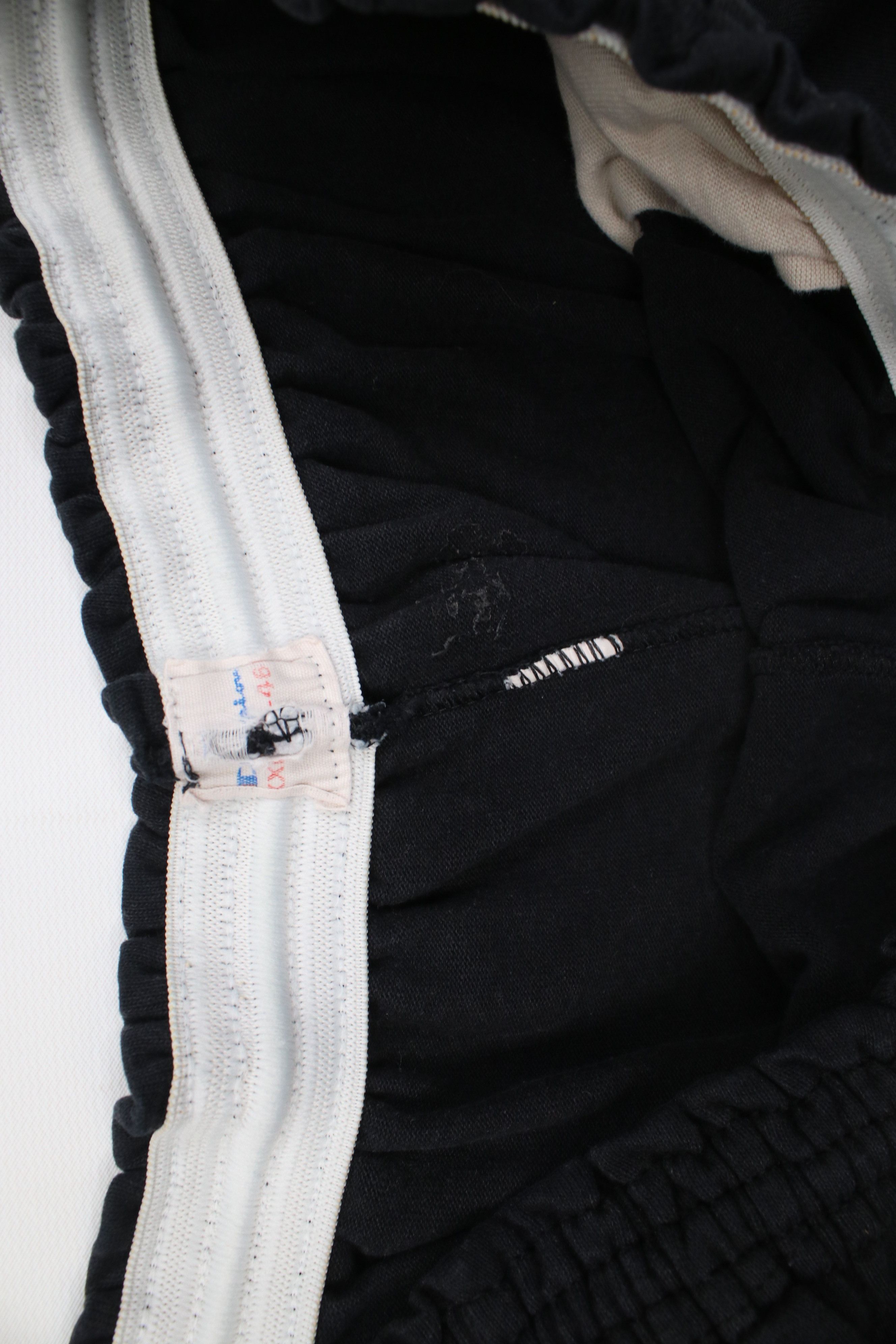Champion Vintag 90s Champion Above Knee Heavyweight Shorts Black Size US 38 / EU 54 - 9 Thumbnail