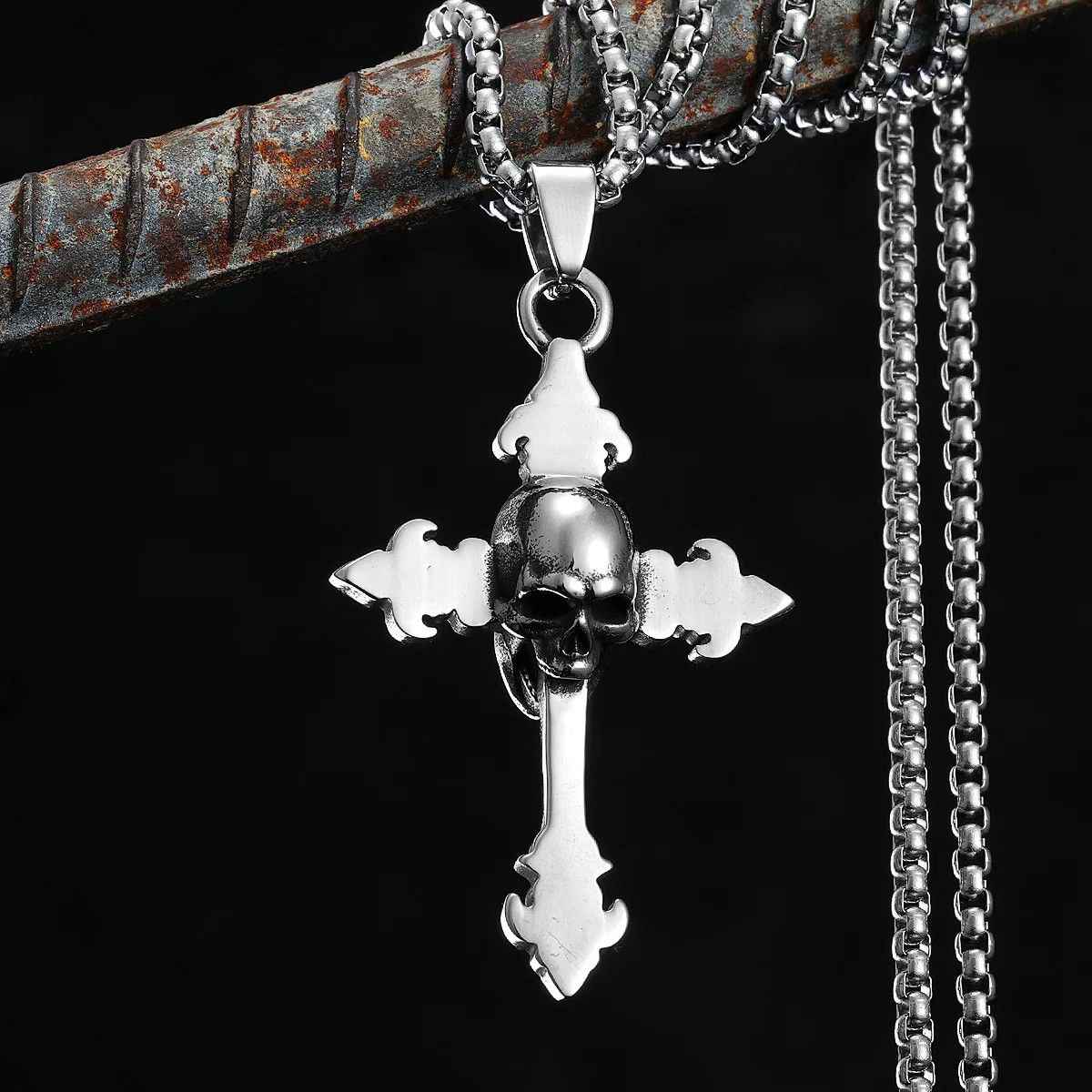 Jewelry Skull Cross Necklaces Size ONE SIZE - 1 Preview