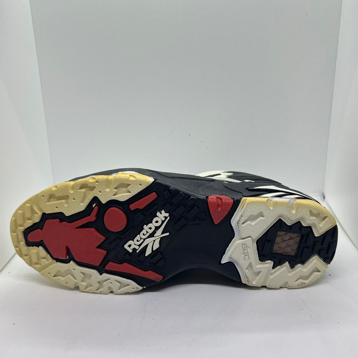 Reebok × Vintage Brand new with box 1993 Reebok Outrage Size US 9 / EU 42 - 6 Thumbnail