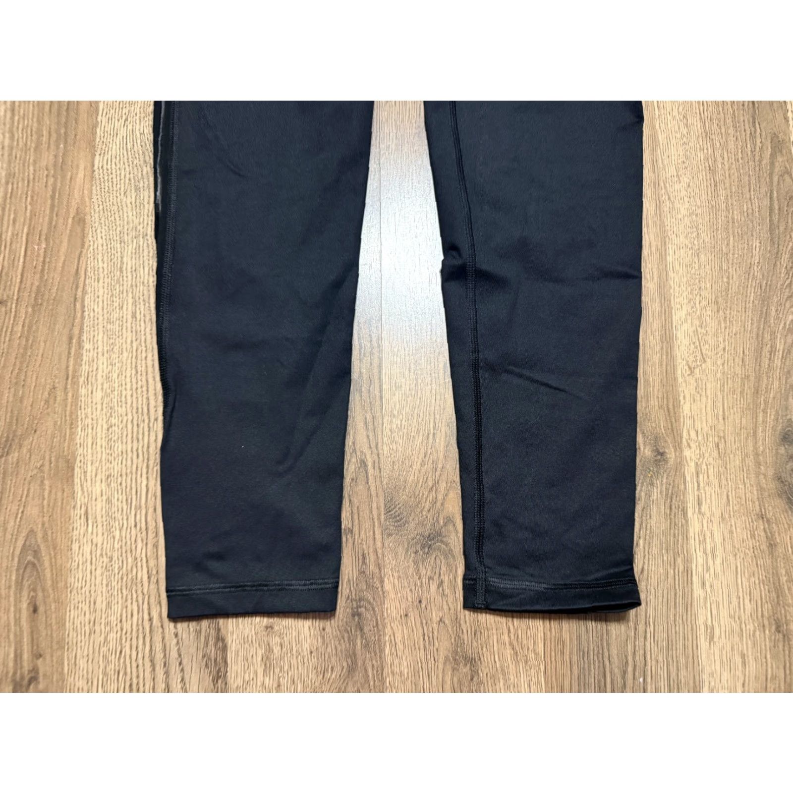 Victoria's Secret Victoria's Secret Victoria Sport Pants Leggings Women's Medium Black 36" Inseam 27" Ankle Activewear Yoga Casual Modern Sports Size 32" / US 10 / IT 46 - 3 Thumbnail