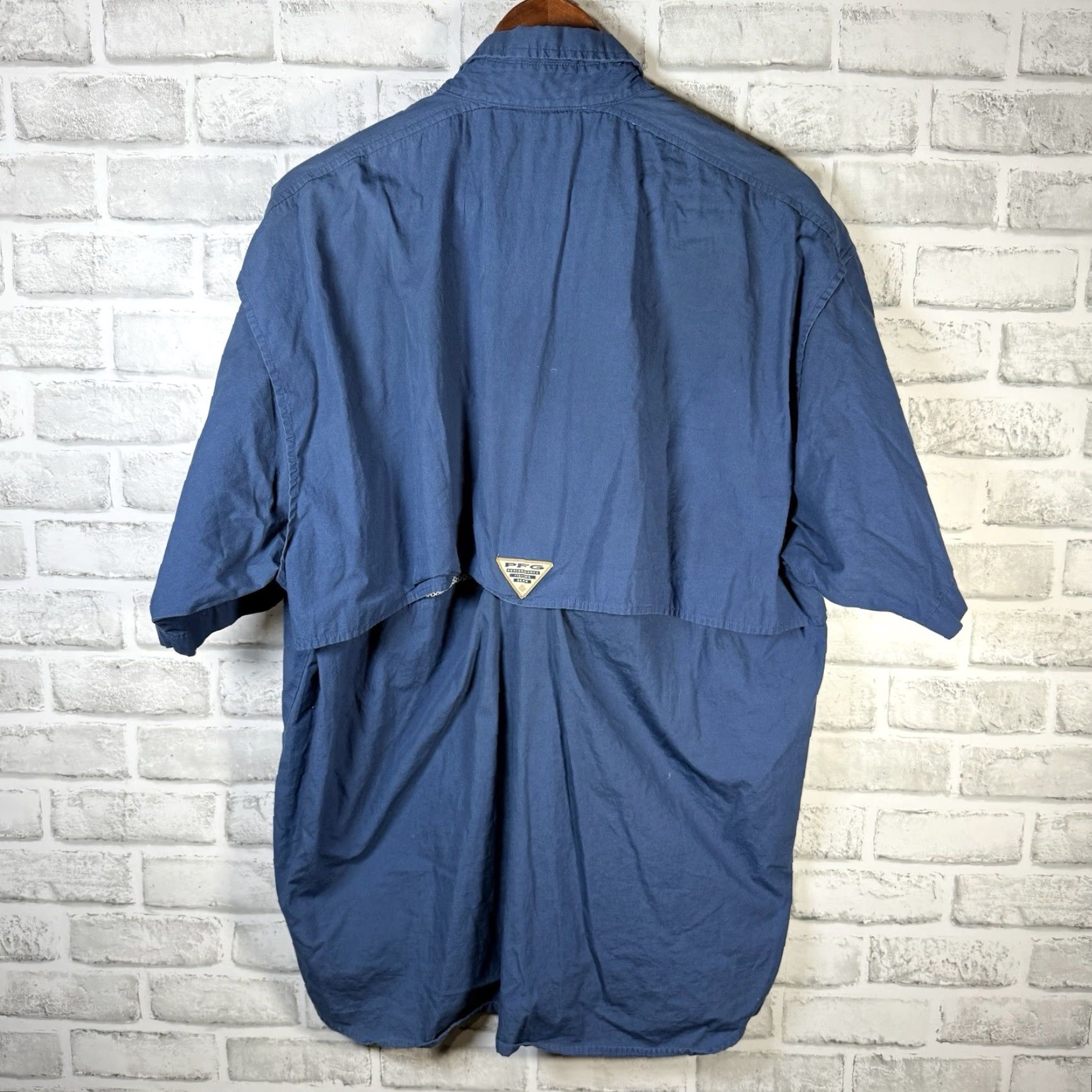 Vintage Columbia Shirt Men L Blue Short Sleeve Button-Up PFG Polyester Blend Vented Hiking Size US 33 - 5 Thumbnail