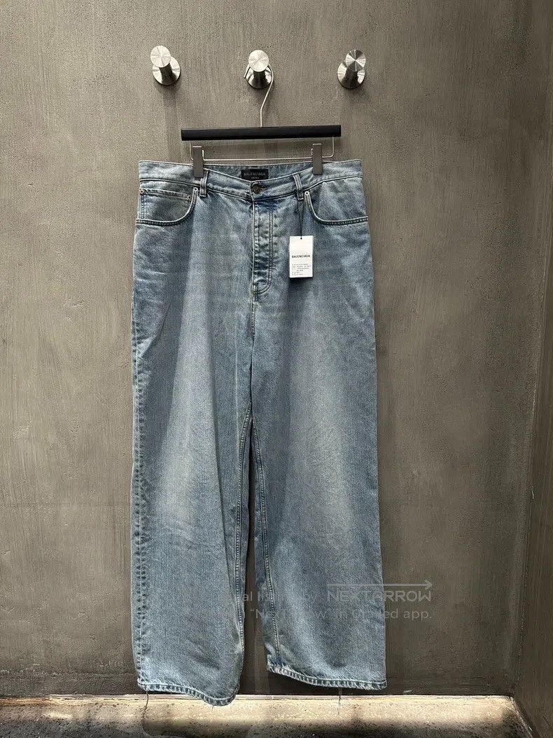 Balenciaga Balenciaga size L Light blue baggy jeans Size US 27 - 1 Thumbnail
