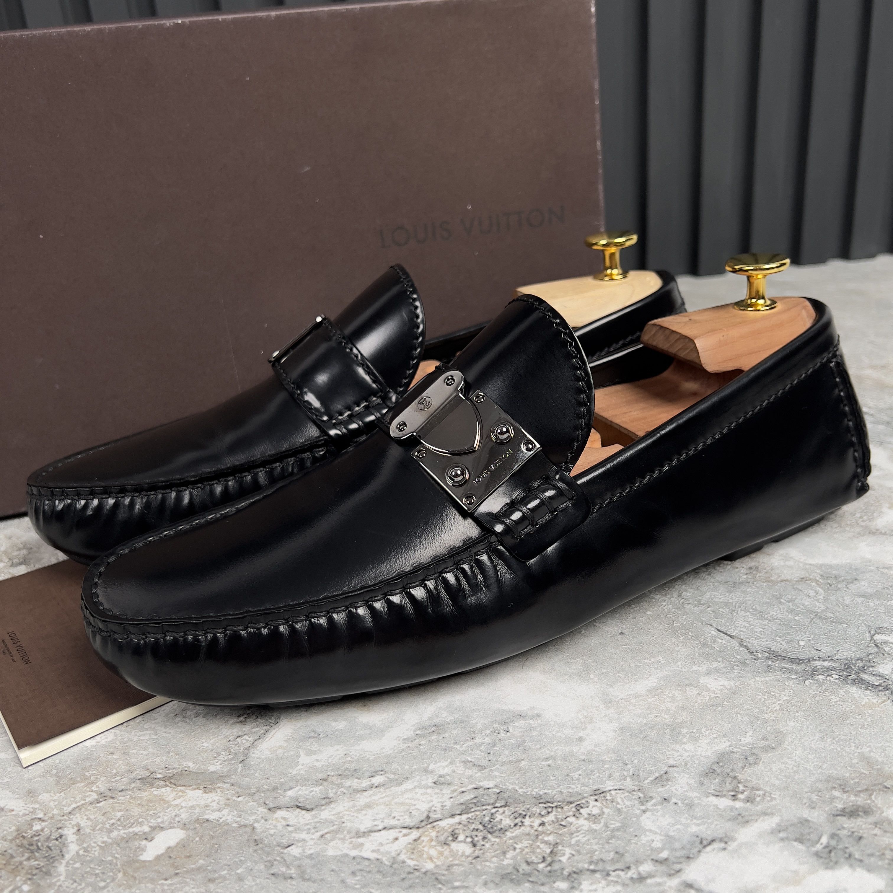 Louis Vuitton Louis Vuitton Racetrack Driving Moccasin Glazed Leather Size US 9 / EU 42 - 1 Thumbnail