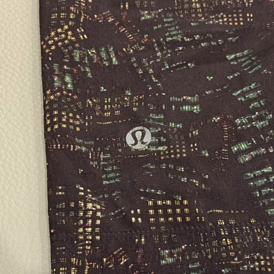 Lululemon Lululemon THE shorts size M USED Size US 32 / EU 48 - 4 Thumbnail
