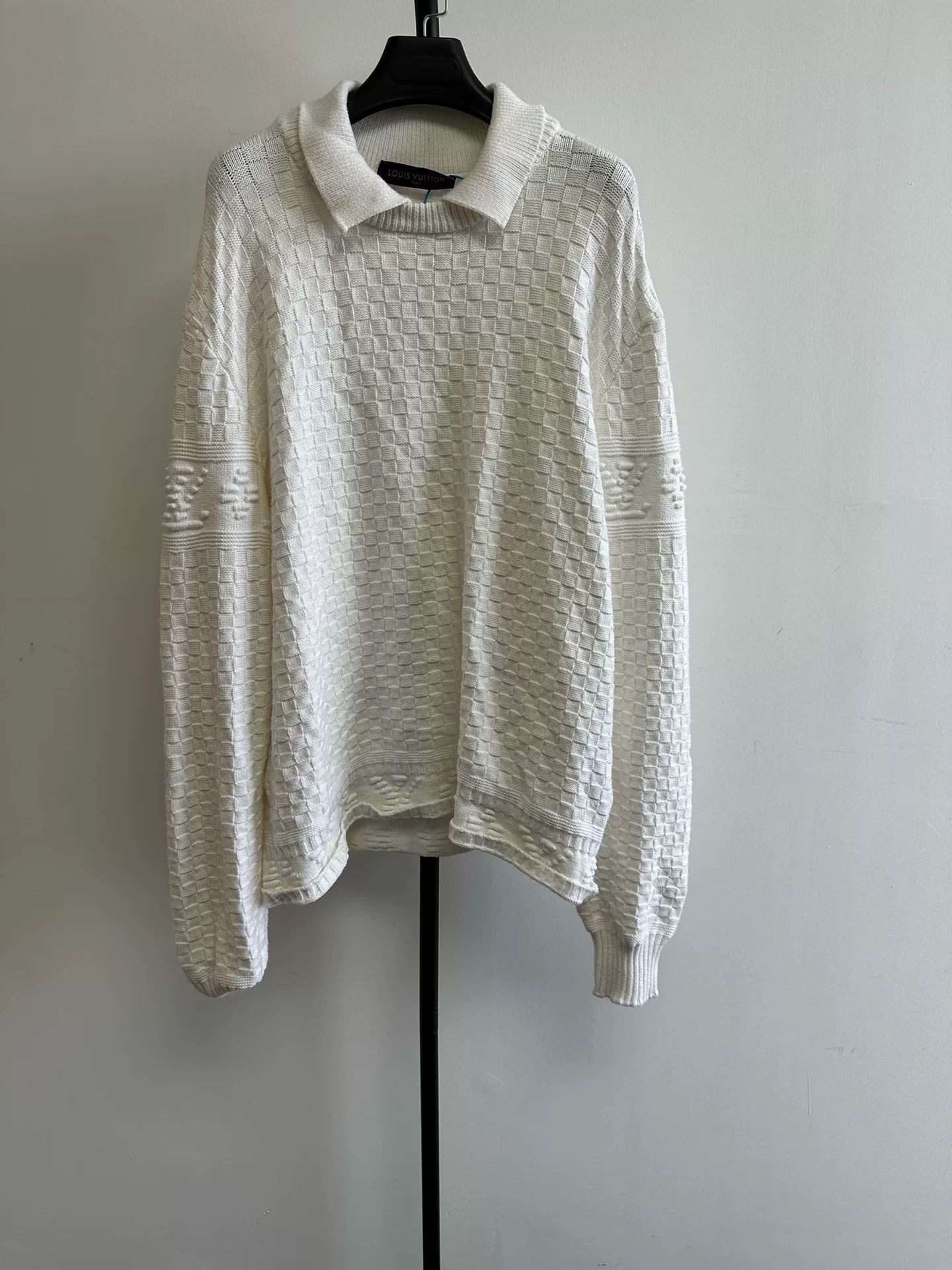 Louis Vuitton Louis Vuitton Embossed Damier White XXL Size US XXL / EU 58 / 5 - 1 Thumbnail