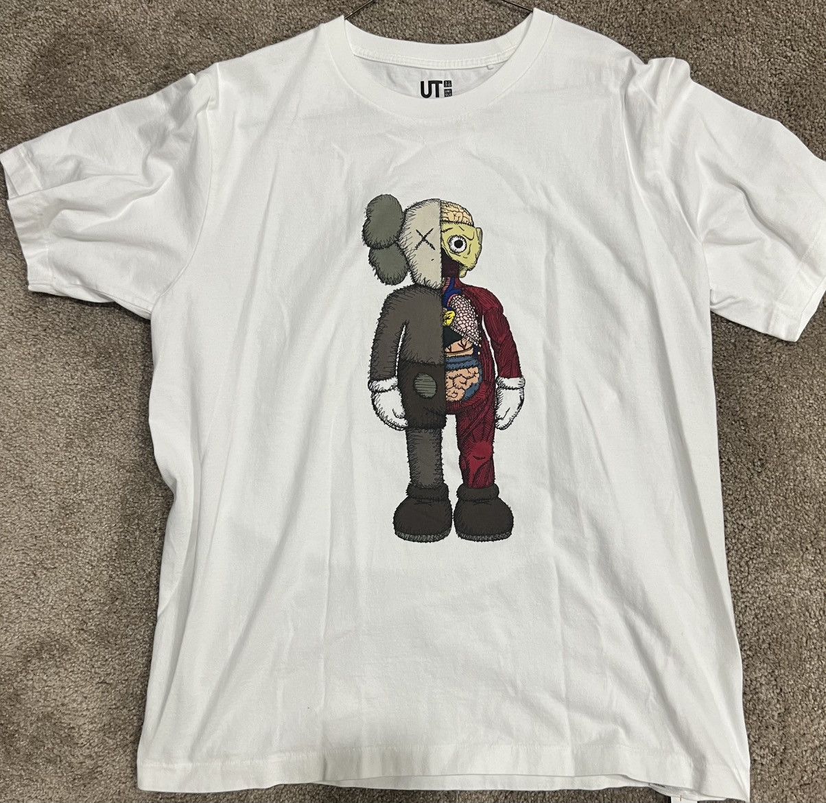 Kaws × Uniqlo Kaws X Uniqlo - Flayed Tee Size Large Size US L / EU 52-54 / 3 - 1 Thumbnail
